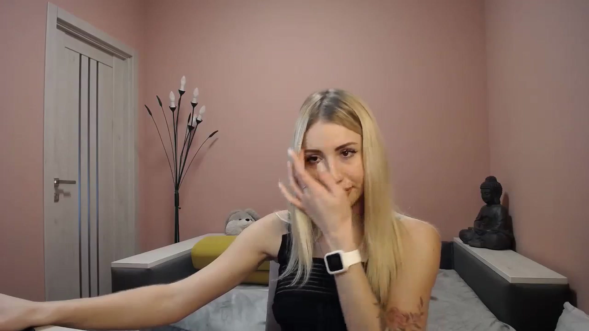Gallery image thumbnail from KimKalash's myfreecams stream on, 12/27/2023, 10:34 image 18 of 20