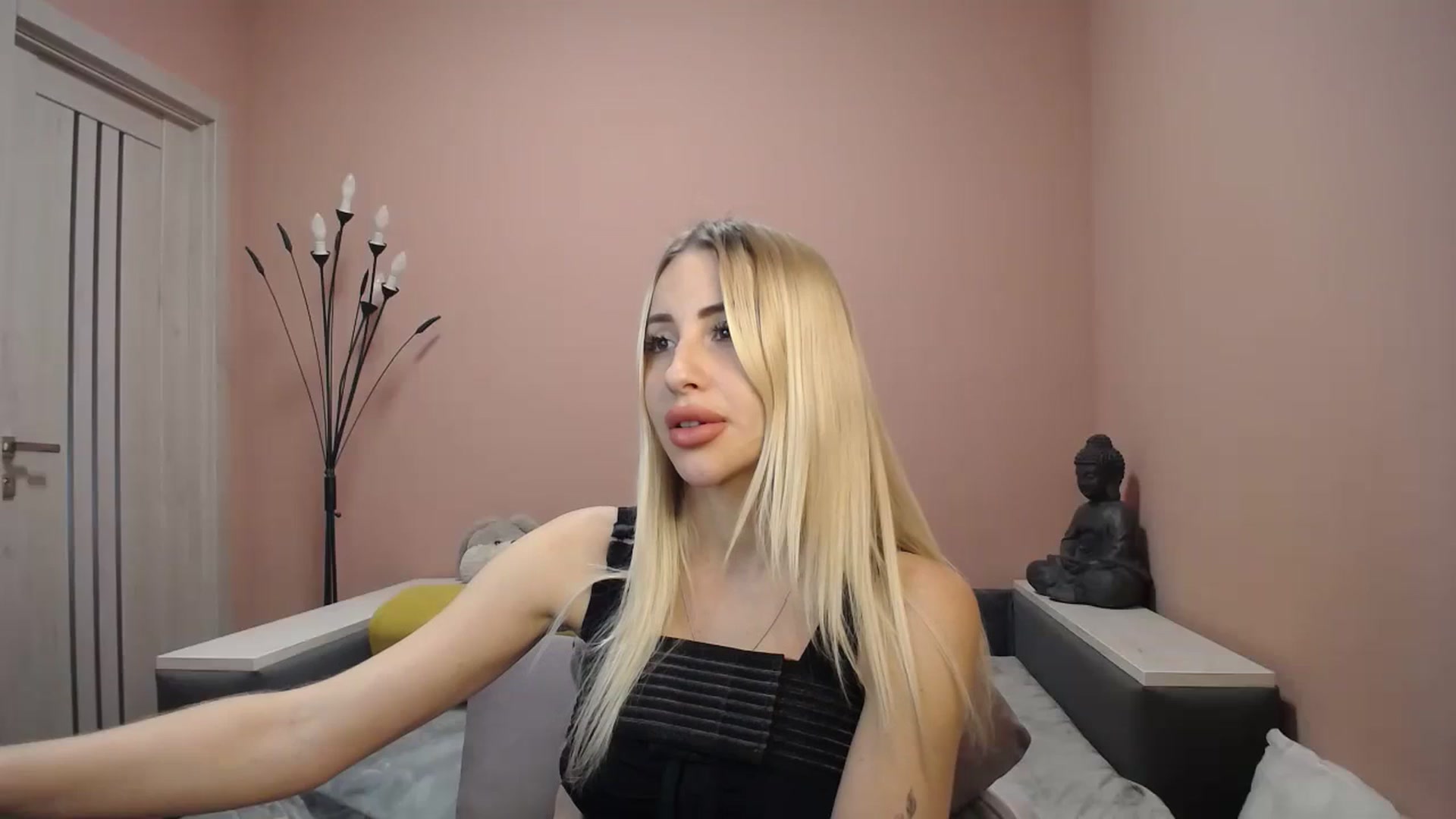 Gallery image thumbnail from KimKalash's myfreecams stream on, 12/27/2023, 12:35 image 2 of 20