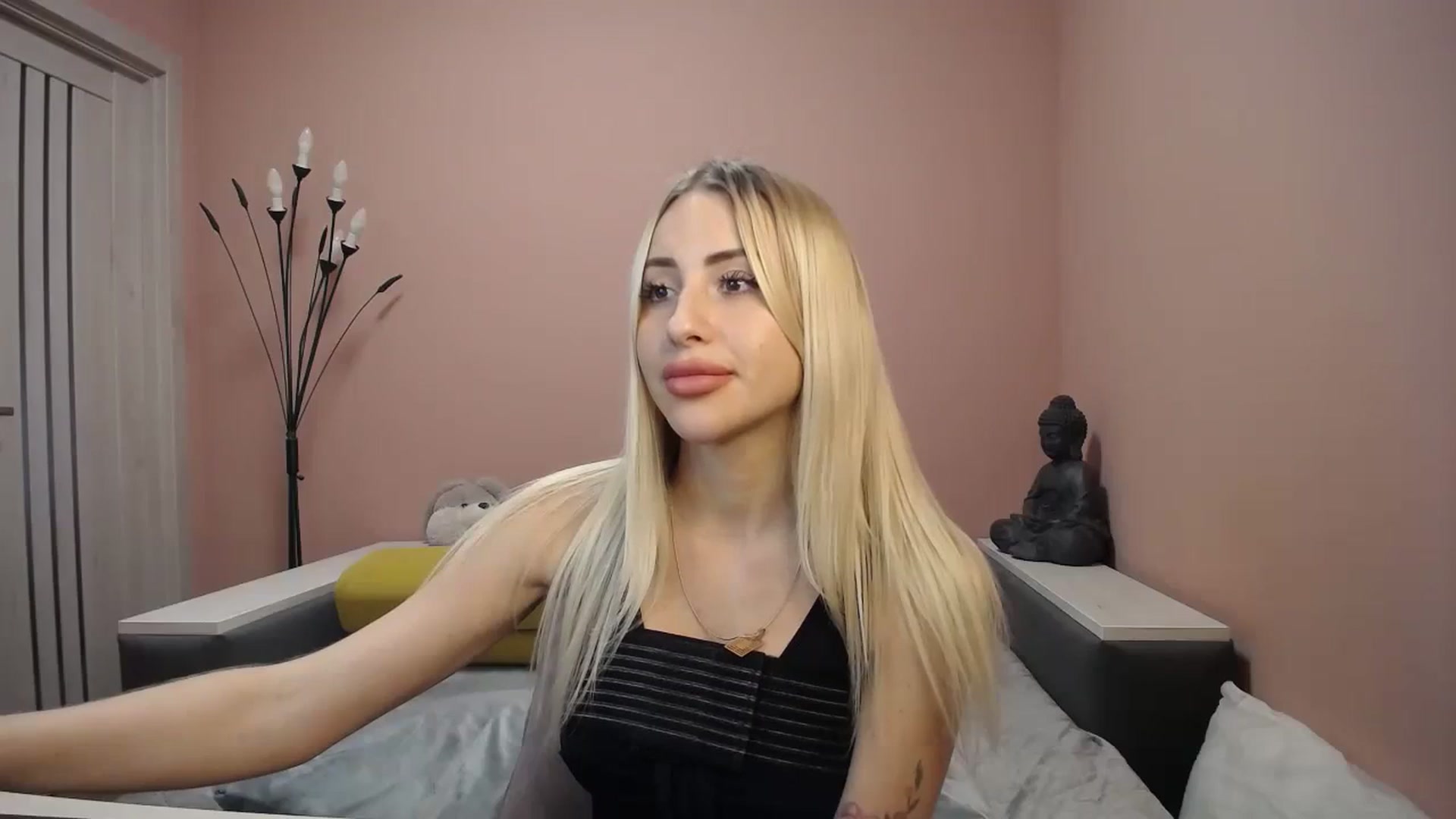 Gallery image thumbnail from KimKalash's myfreecams stream on, 12/27/2023, 12:35 image 20 of 20