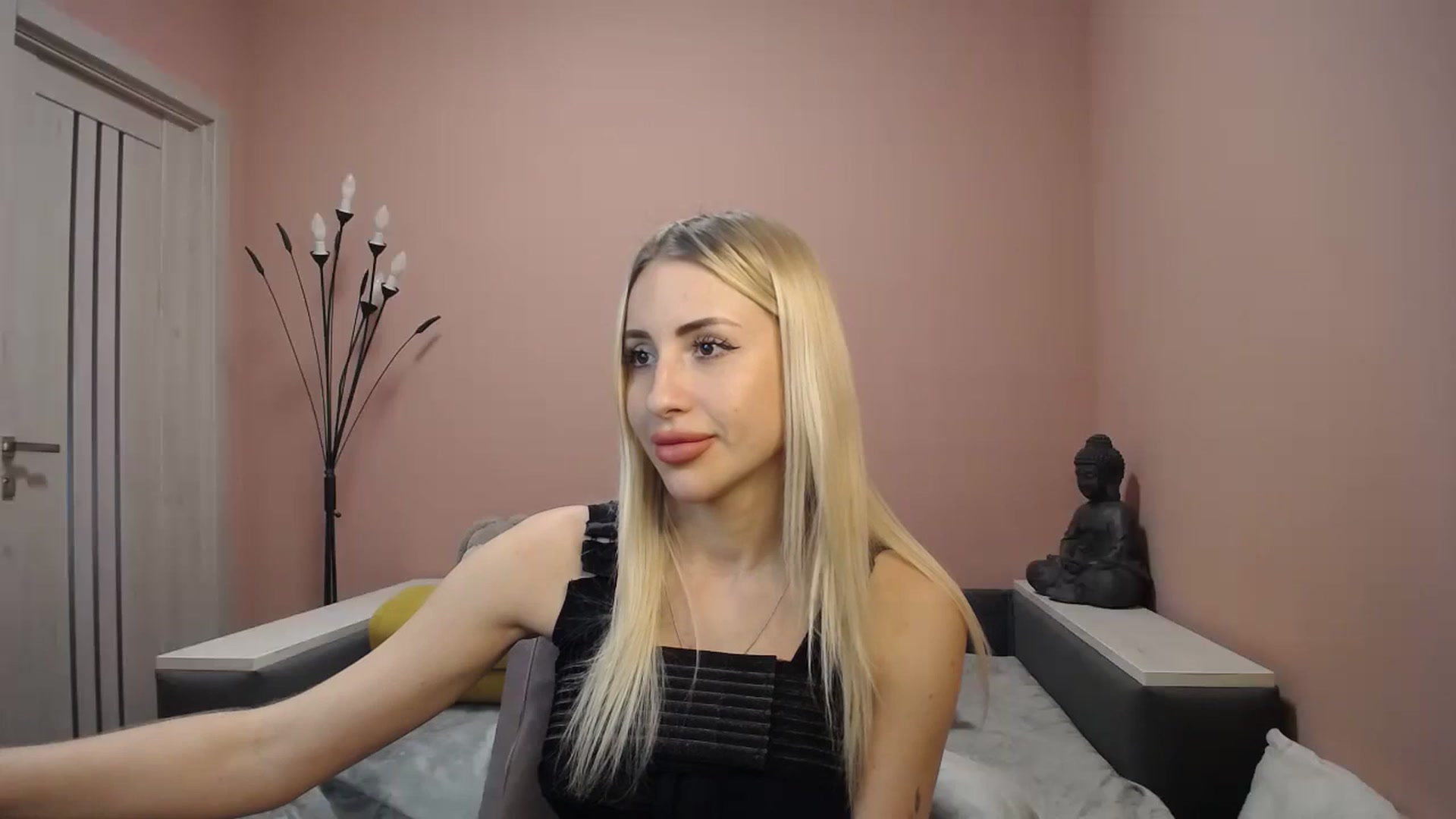 Gallery image thumbnail from KimKalash's myfreecams stream on, 12/27/2023, 12:35 image 3 of 20