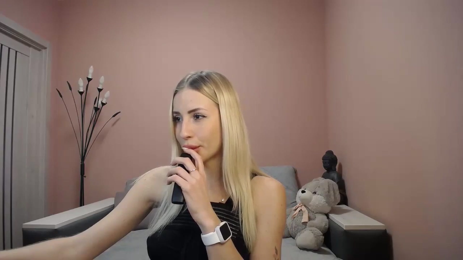 Gallery image thumbnail from KimKalash's myfreecams stream on, 01/06/2024, 09:49 image 3 of 20