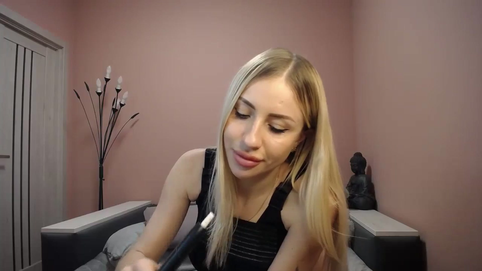 Gallery image thumbnail from KimKalash's myfreecams stream on, 01/08/2024, 12:22 image 9 of 20