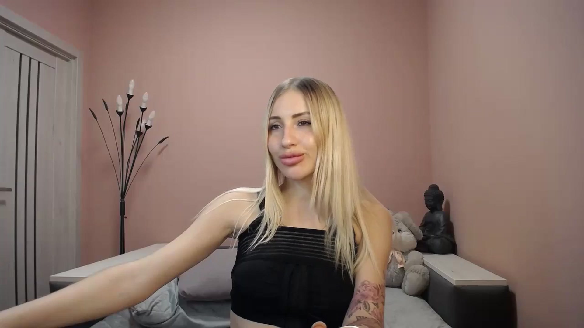 Gallery image thumbnail from KimKalash's myfreecams stream on, 01/08/2024, 12:22 image 14 of 20