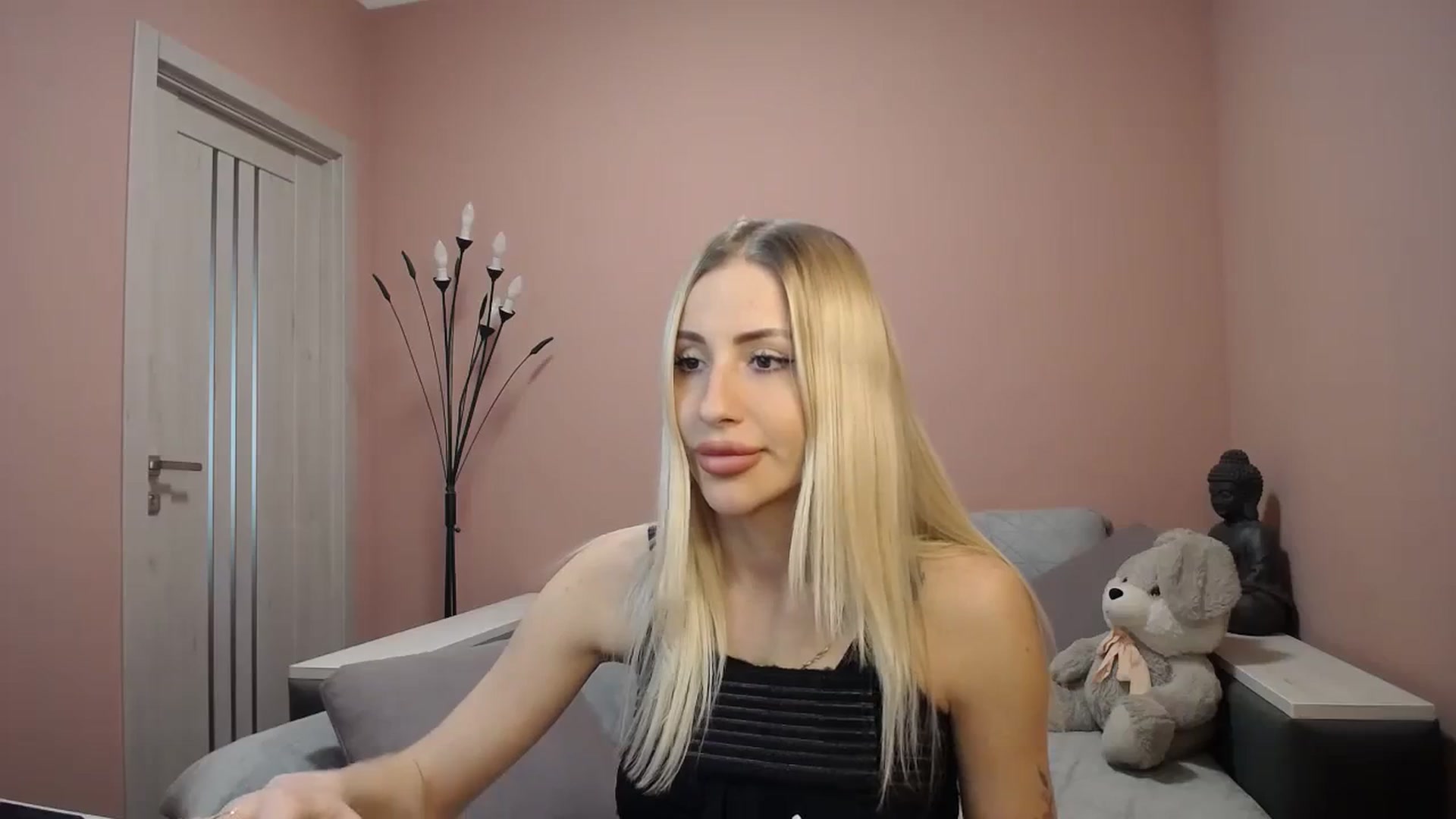Gallery image thumbnail from KimKalash's myfreecams stream on, 01/10/2024, 12:08 image 2 of 20