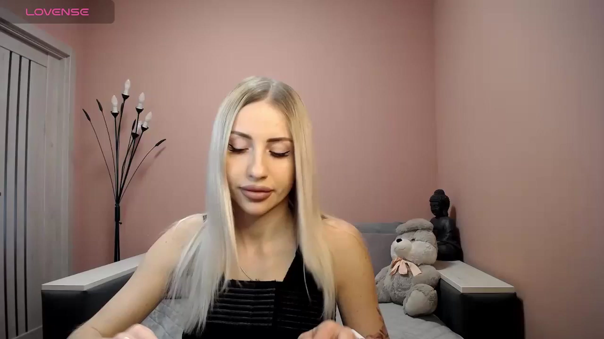 Gallery image thumbnail from KimKalash's myfreecams stream on, 01/13/2024, 09:21 image 1 of 20