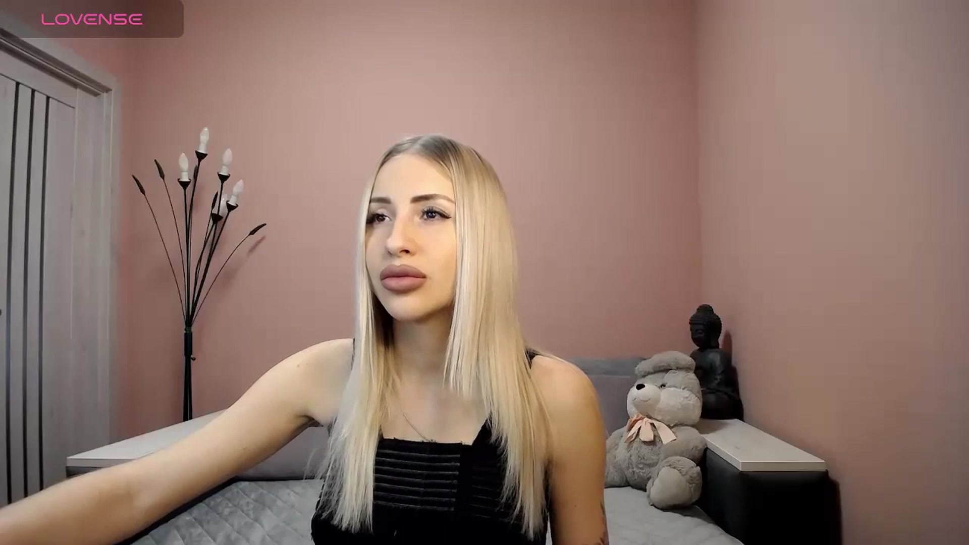 Gallery image thumbnail from KimKalash's myfreecams stream on, 01/13/2024, 09:21 image 8 of 20
