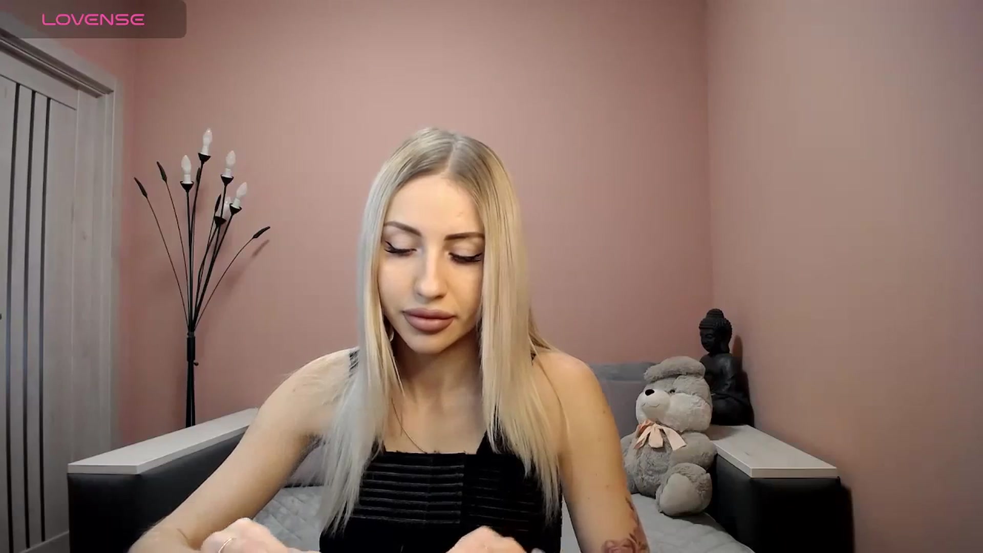 Gallery image thumbnail from KimKalash's myfreecams stream on, 01/13/2024, 09:21 image 2 of 20