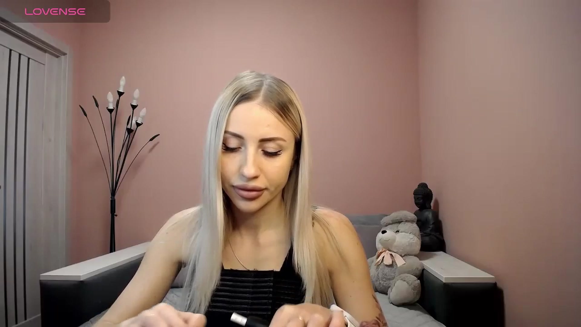 Gallery image thumbnail from KimKalash's myfreecams stream on, 01/13/2024, 09:21 image 11 of 20