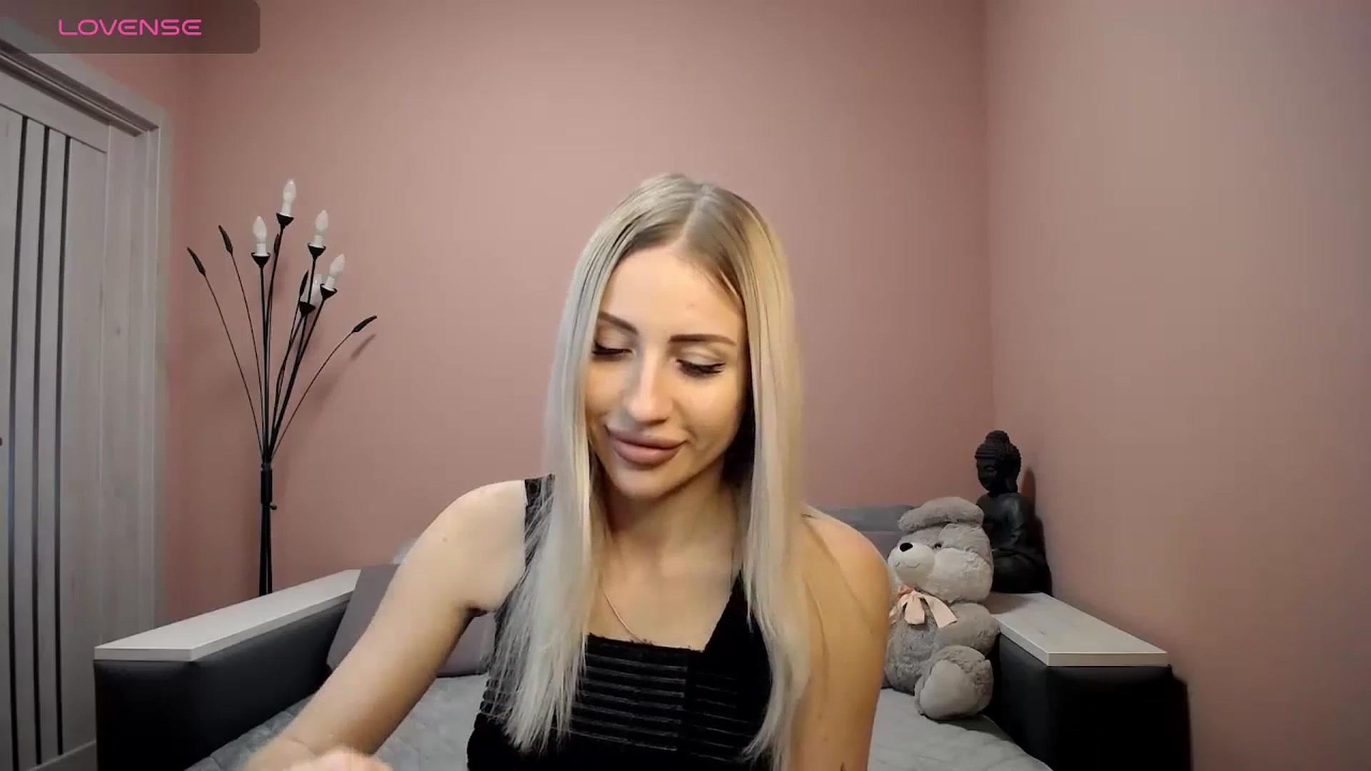 Gallery image thumbnail from KimKalash's myfreecams stream on, 01/13/2024, 09:21 image 4 of 20