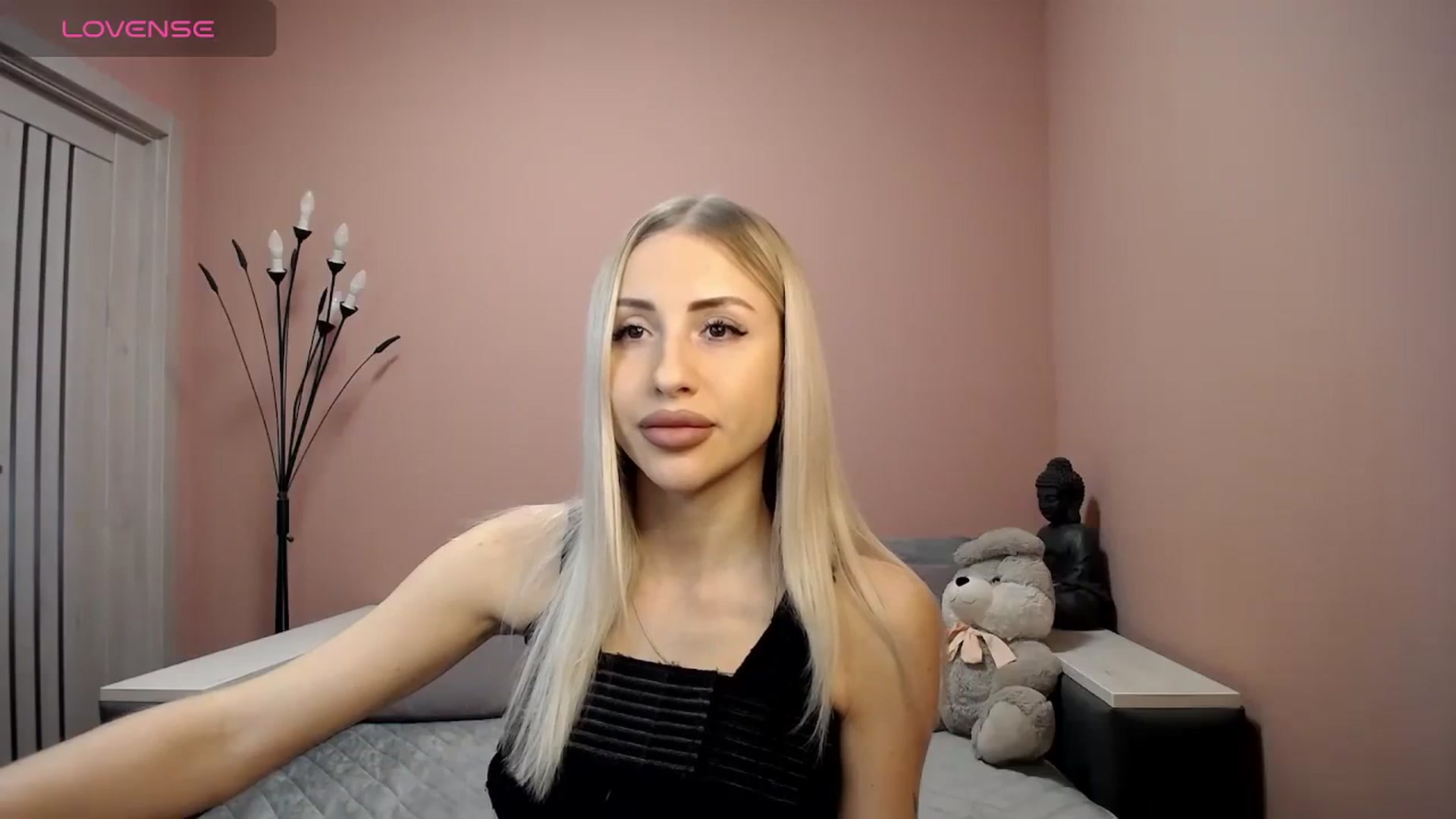 Gallery image thumbnail from KimKalash's myfreecams stream on, 01/13/2024, 09:21 image 15 of 20