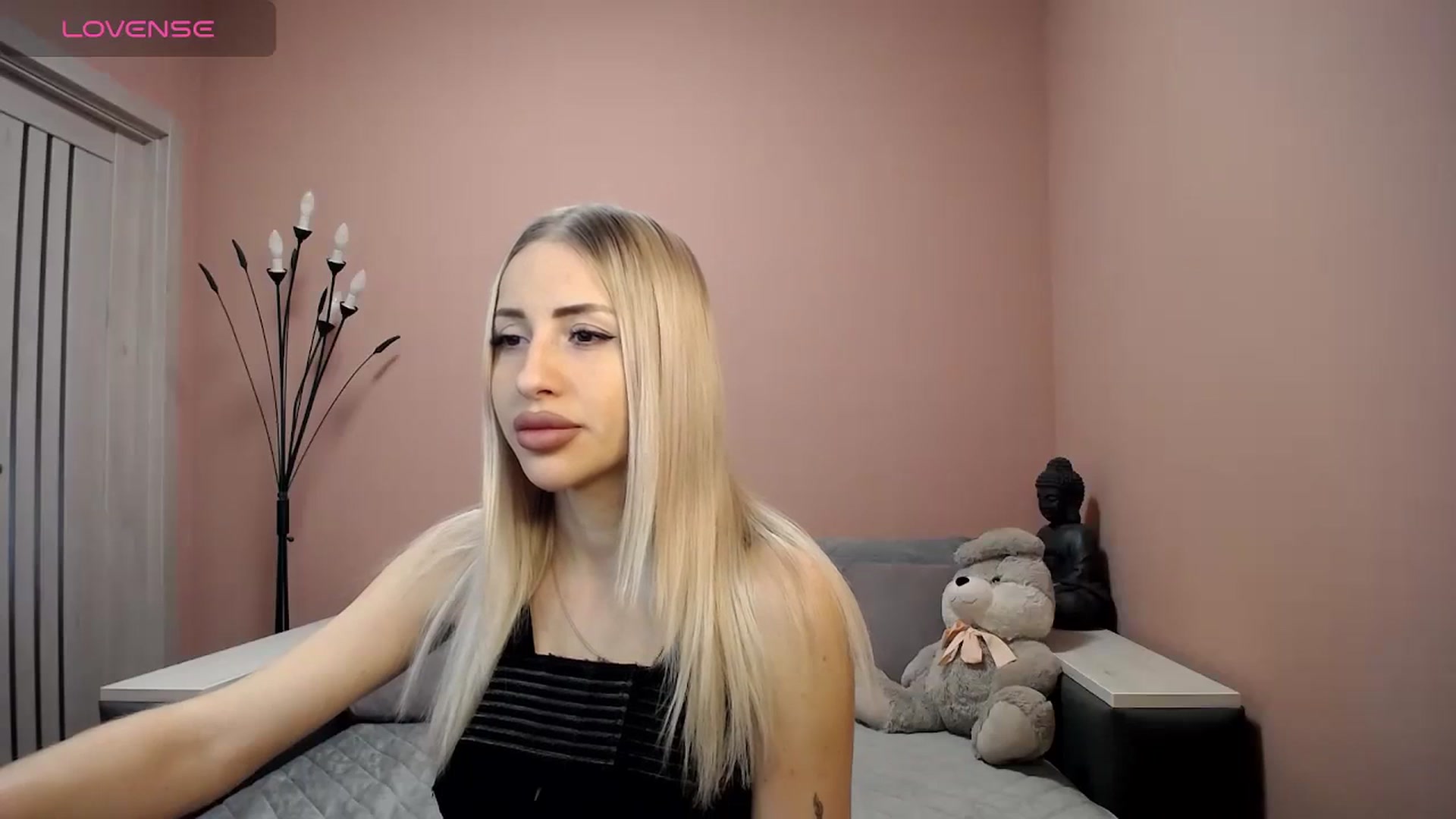 Gallery image thumbnail from KimKalash's myfreecams stream on, 01/13/2024, 09:21 image 9 of 20