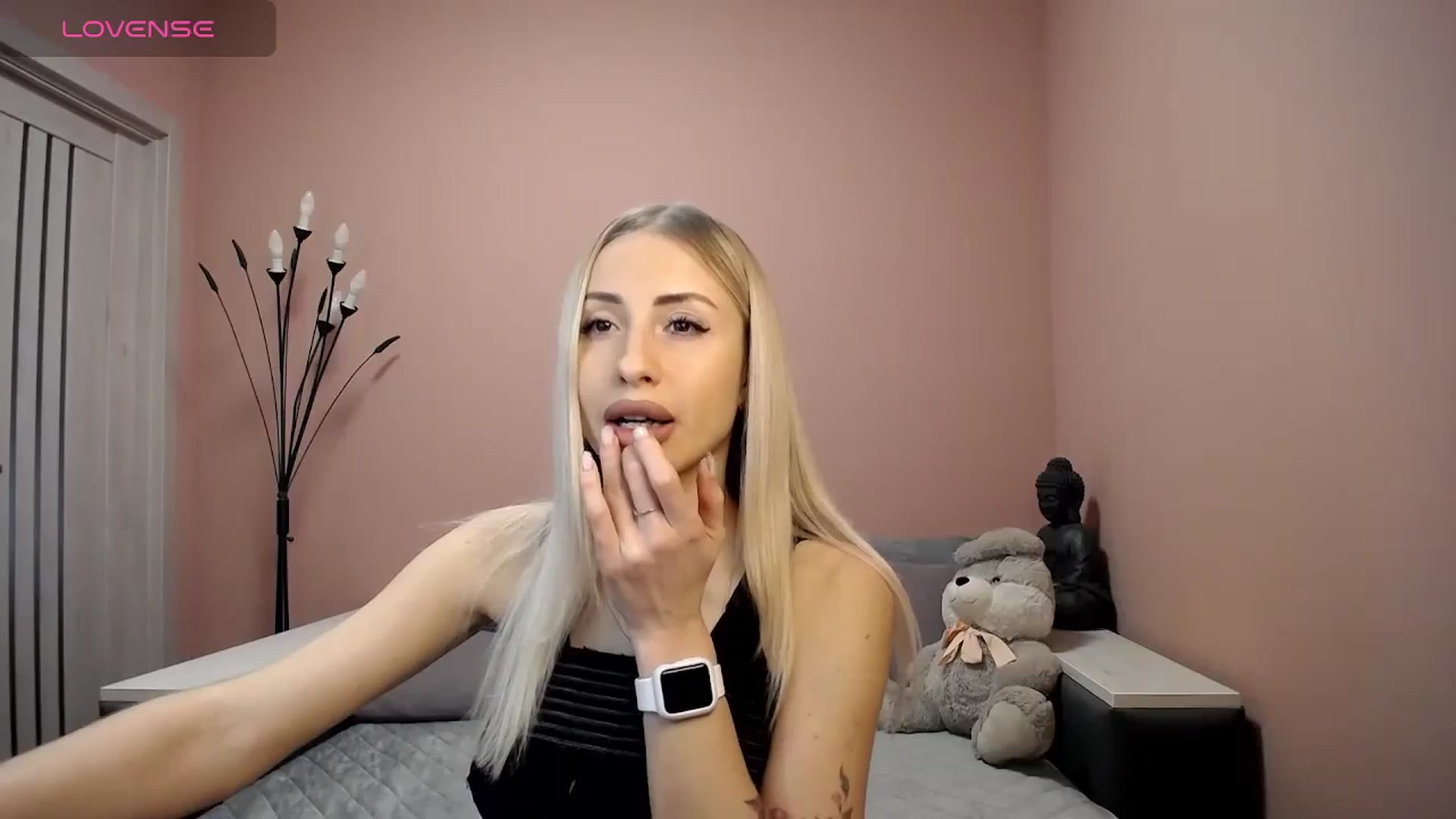 Gallery image thumbnail from KimKalash's myfreecams stream on, 01/13/2024, 09:21 image 13 of 20