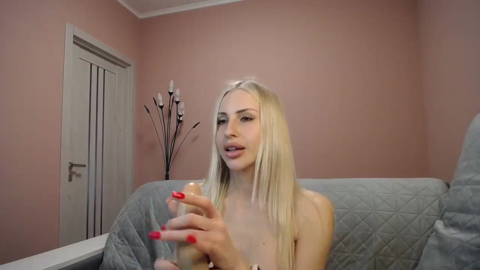 Gallery image thumbnail from KimKalash's myfreecams stream on, 02/19/2024, 11:24 image 20 of 20