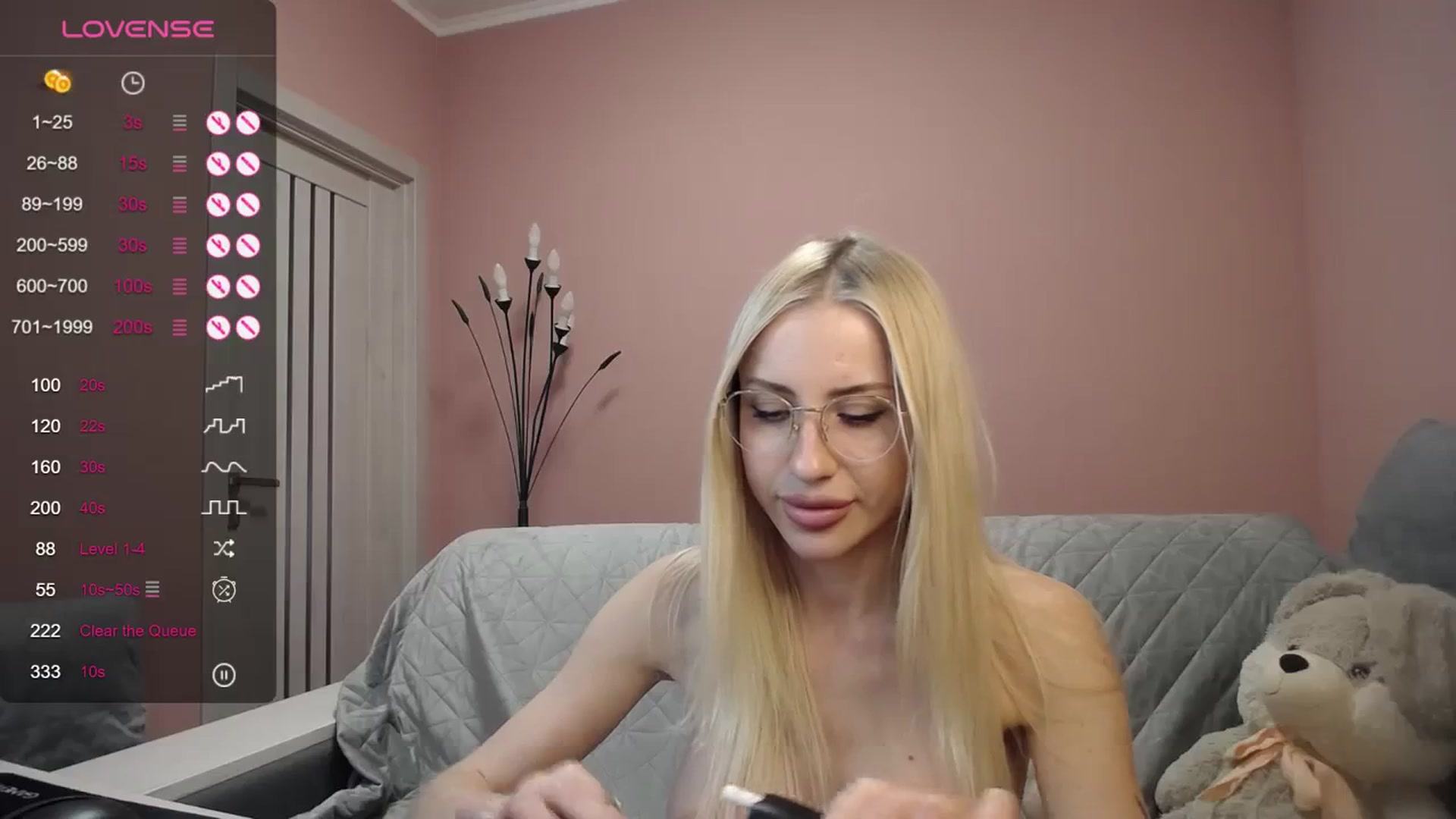 Gallery image thumbnail from KimKalash's myfreecams stream on, 03/12/2024, 12:12 image 16 of 20