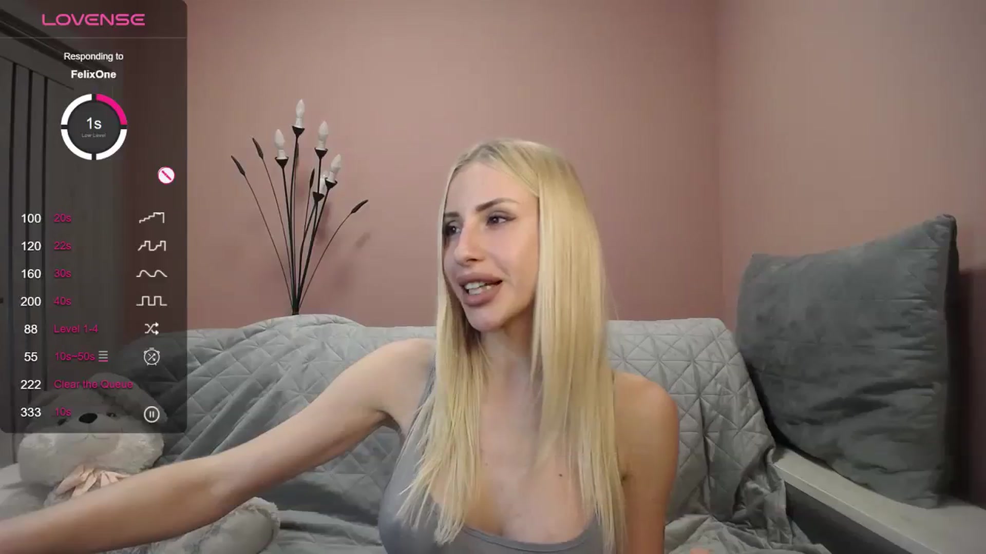 Gallery image thumbnail from KimKalash's myfreecams stream on, 03/24/2024, 13:21 image 3 of 20