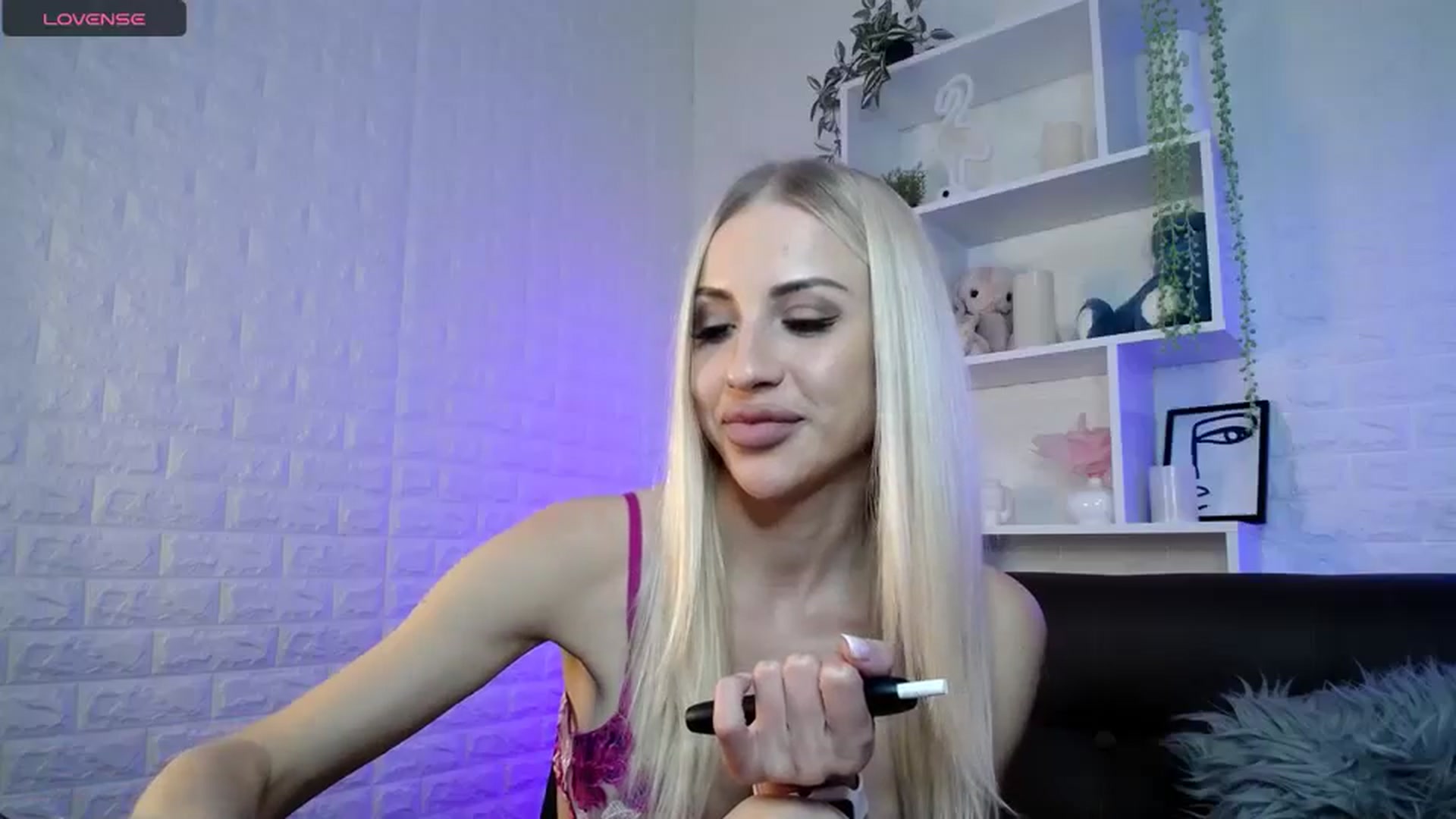 Gallery image thumbnail from KimKalash's myfreecams stream on, 05/20/2024, 08:24 image 9 of 20