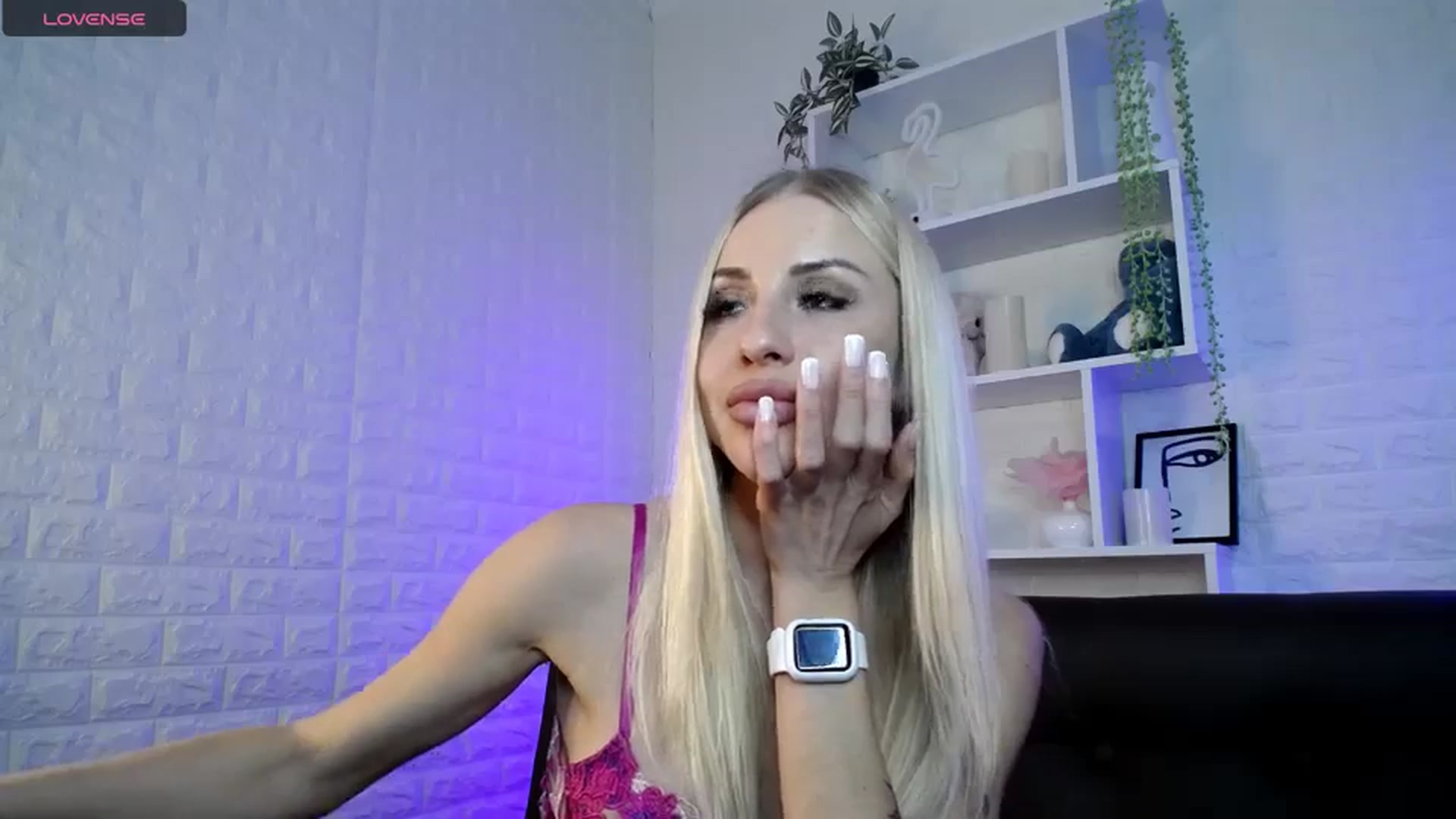 Gallery image thumbnail from KimKalash's myfreecams stream on, 05/20/2024, 13:00 image 16 of 20
