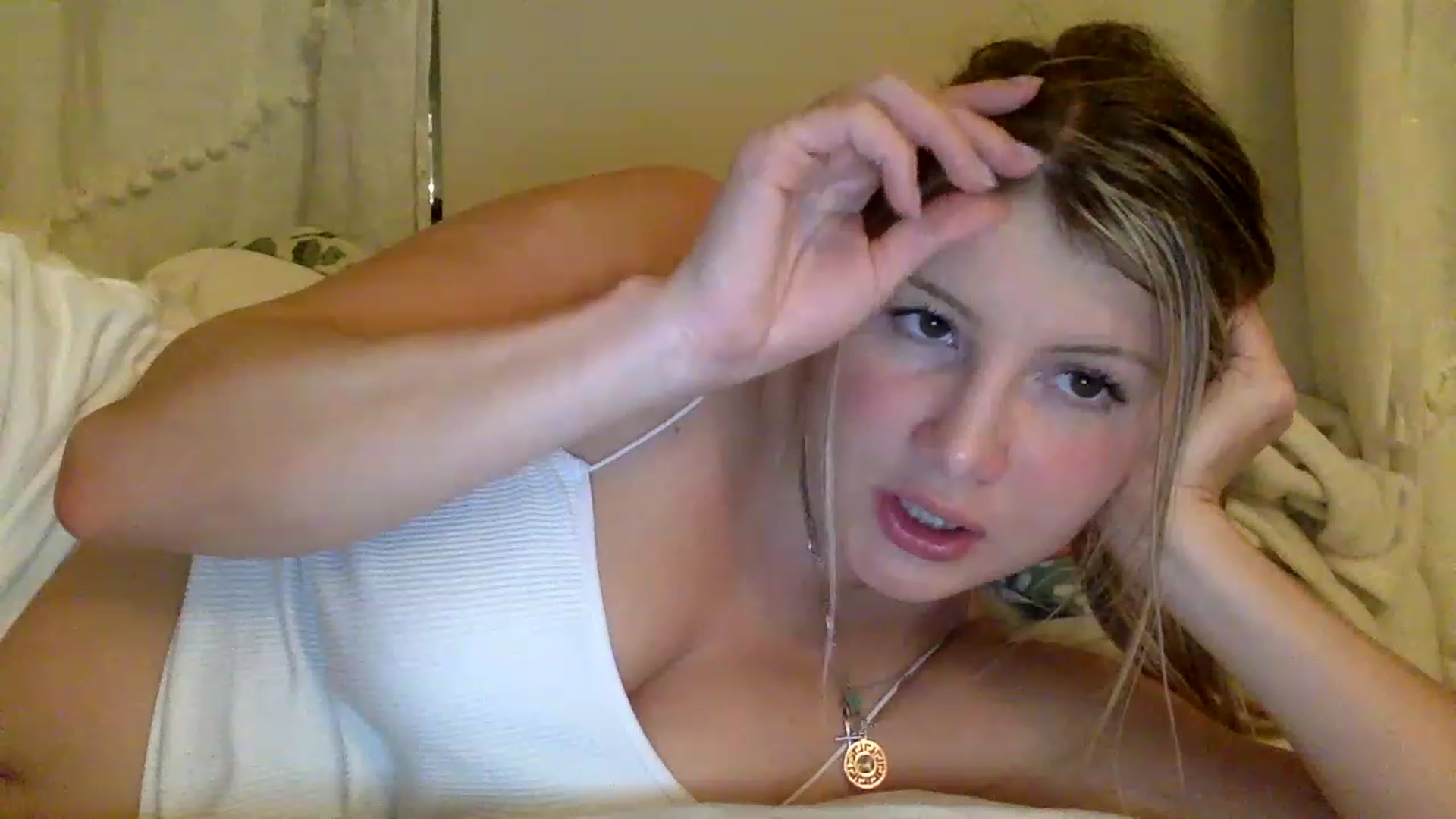 Gallery image thumbnail from KimKim55's myfreecams stream on, 01/13/2023, 06:32 image 4 of 20