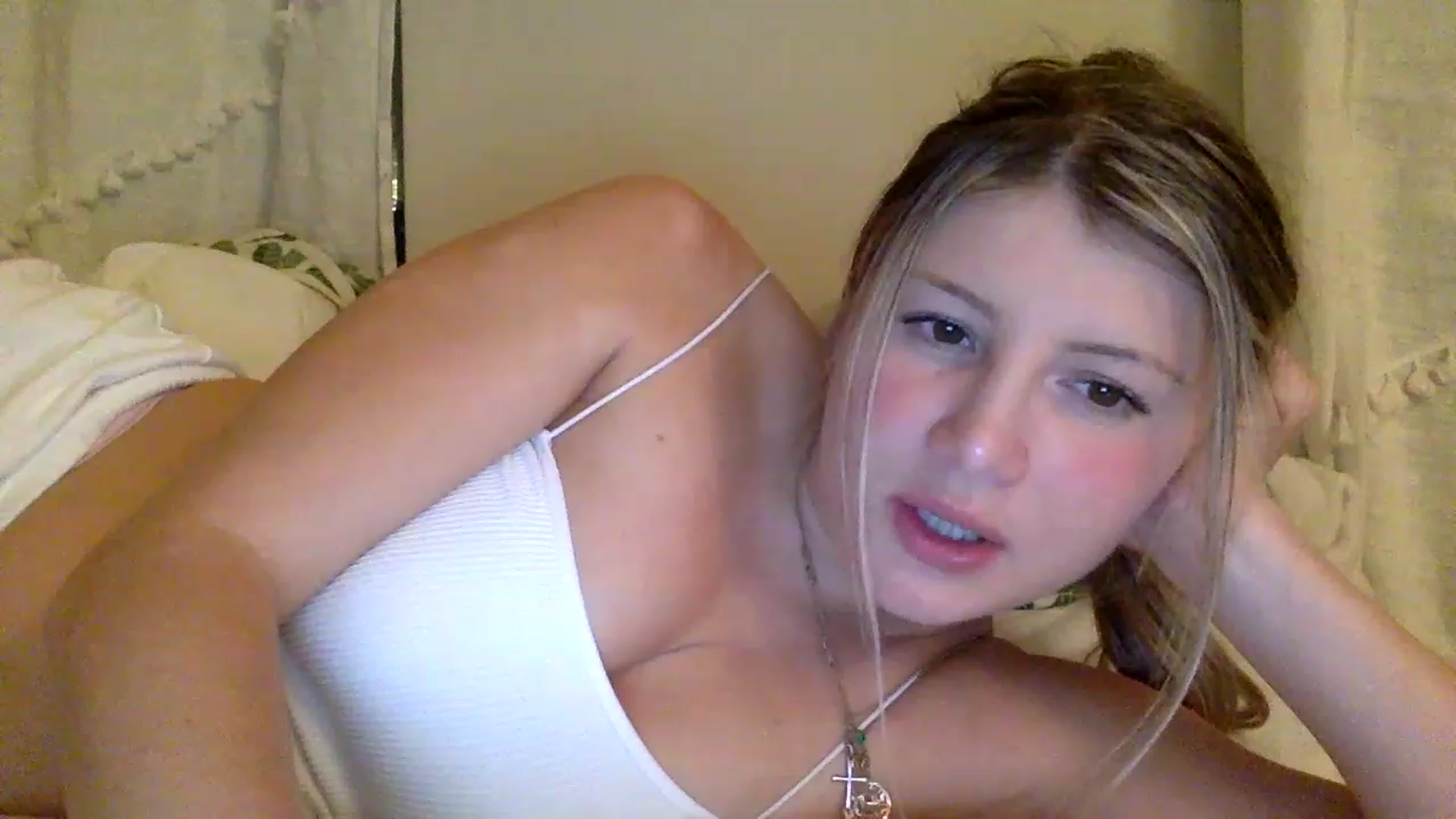 Gallery image thumbnail from KimKim55's myfreecams stream on, 01/13/2023, 06:32 image 17 of 20