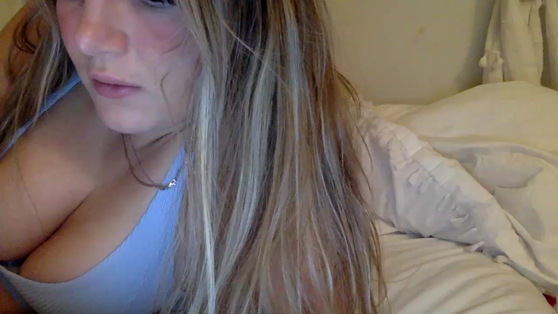 Gallery image thumbnail from KimKim55's myfreecams stream on, 01/16/2023, 07:04 image 5 of 20