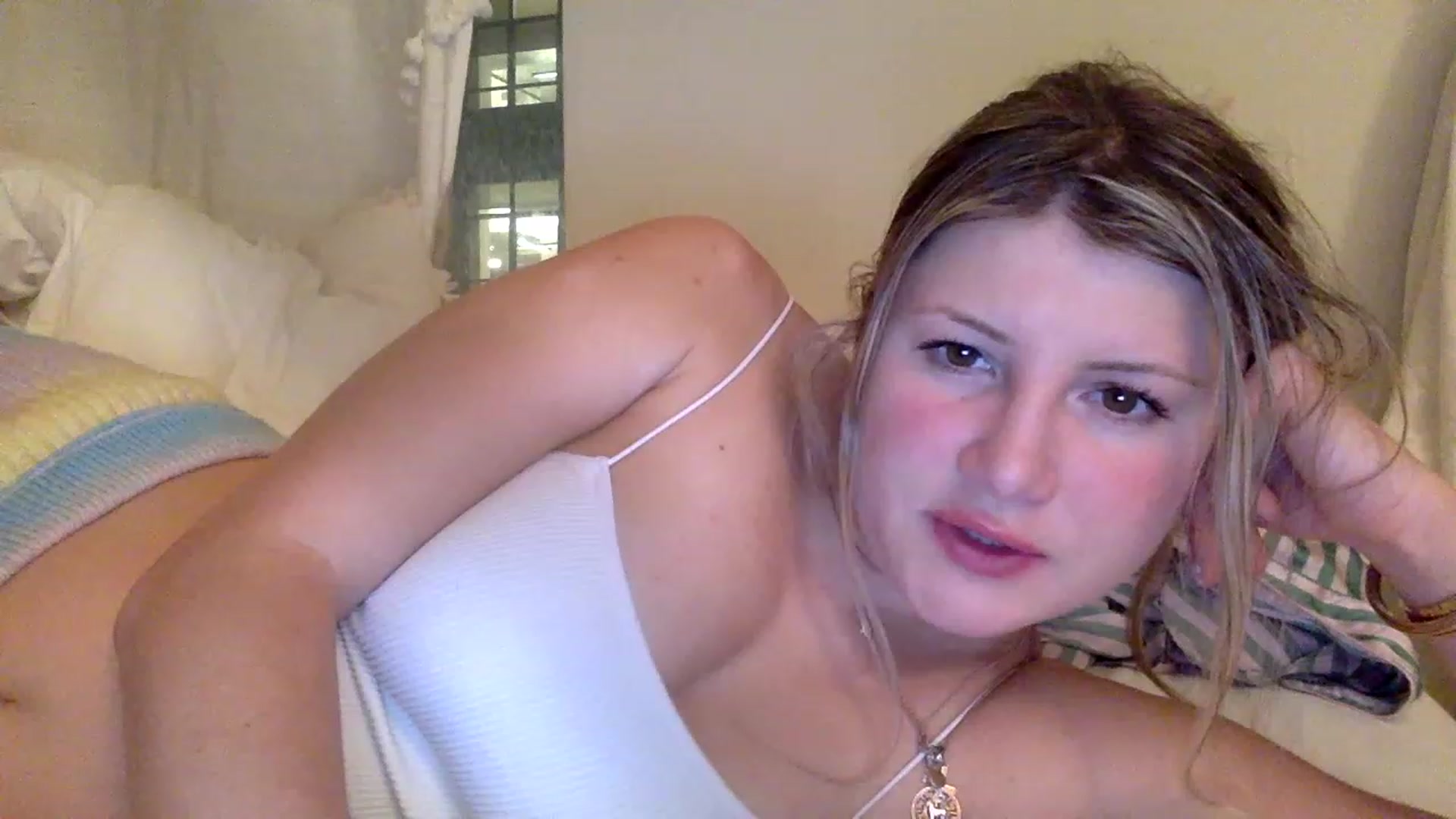 Gallery image thumbnail from KimKim55's myfreecams stream on, 01/20/2023, 06:37 image 5 of 20