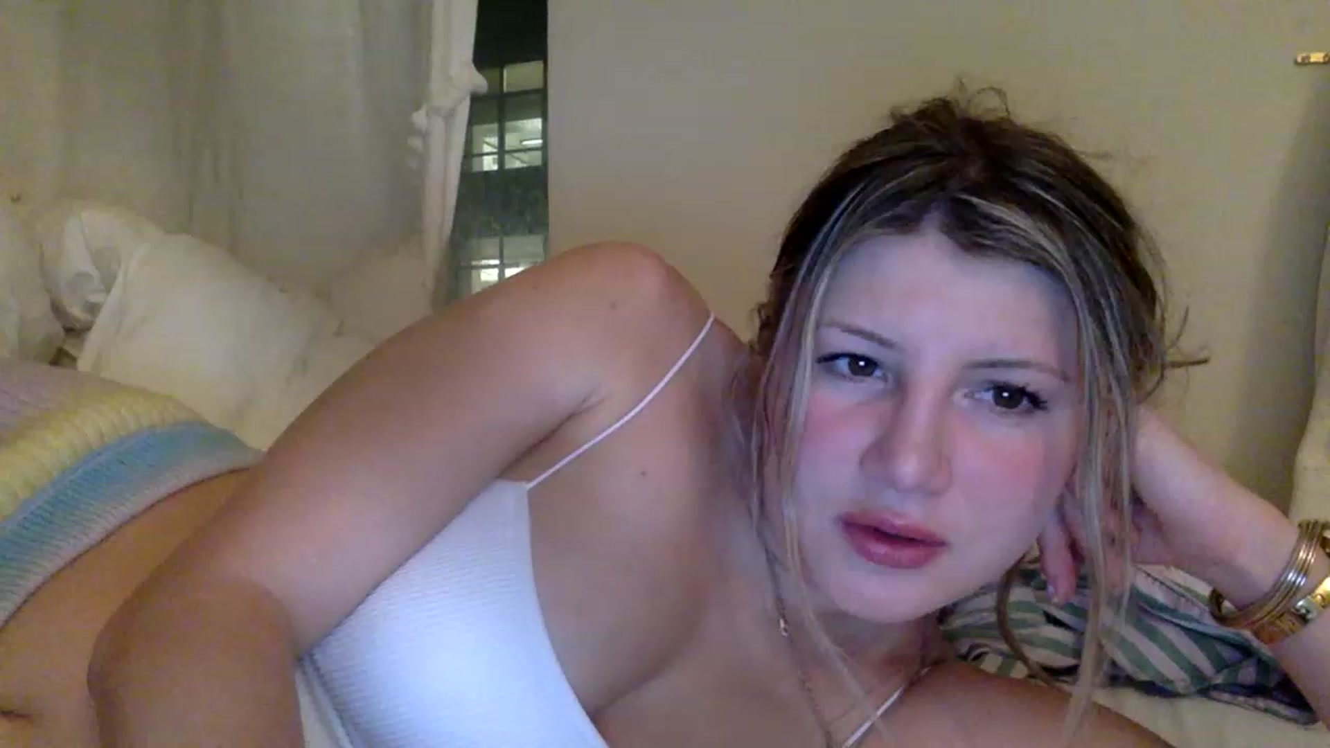 Gallery image thumbnail from KimKim55's myfreecams stream on, 01/20/2023, 06:37 image 1 of 20