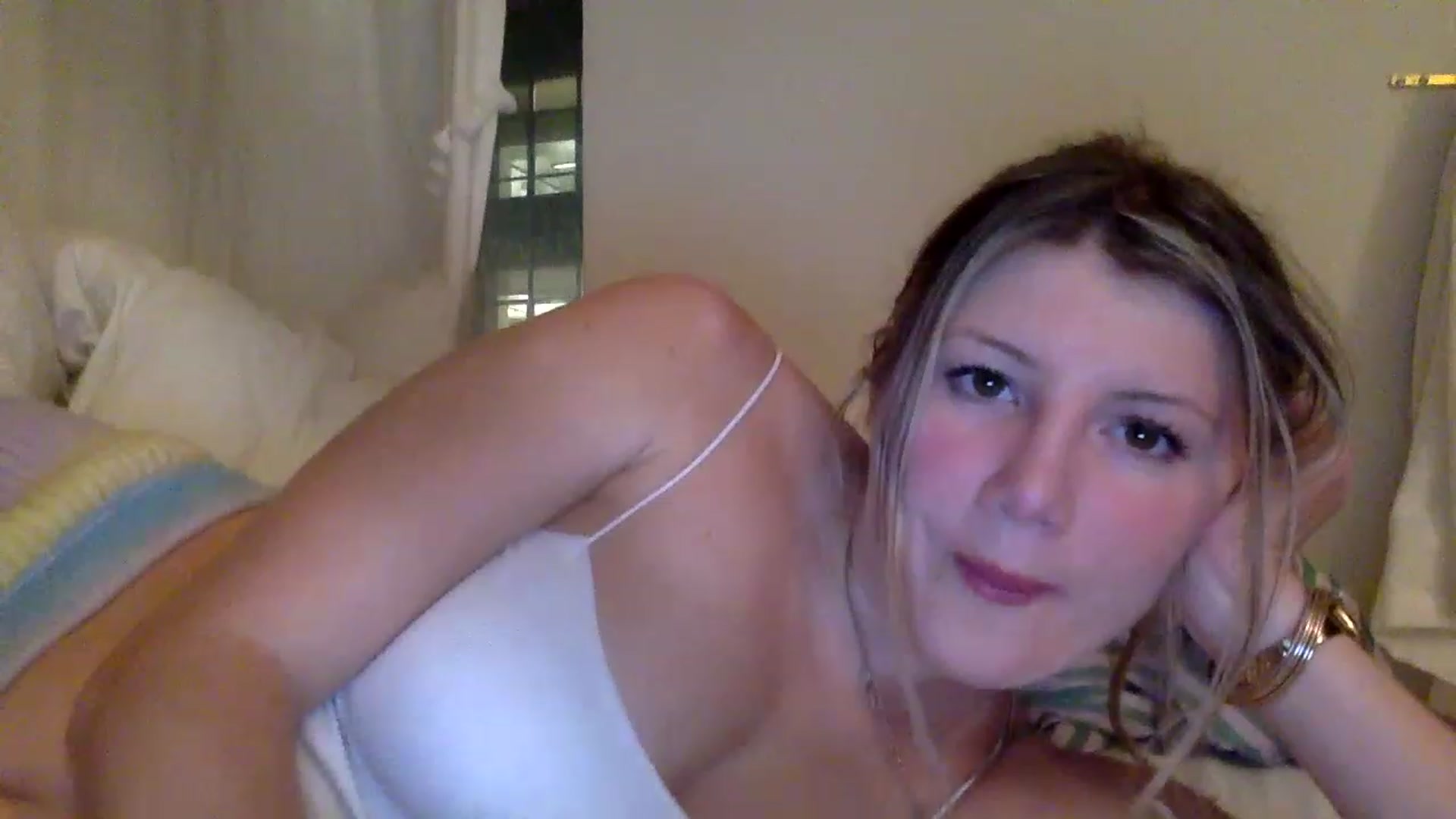 Gallery image thumbnail from KimKim55's myfreecams stream on, 01/20/2023, 06:37 image 2 of 20