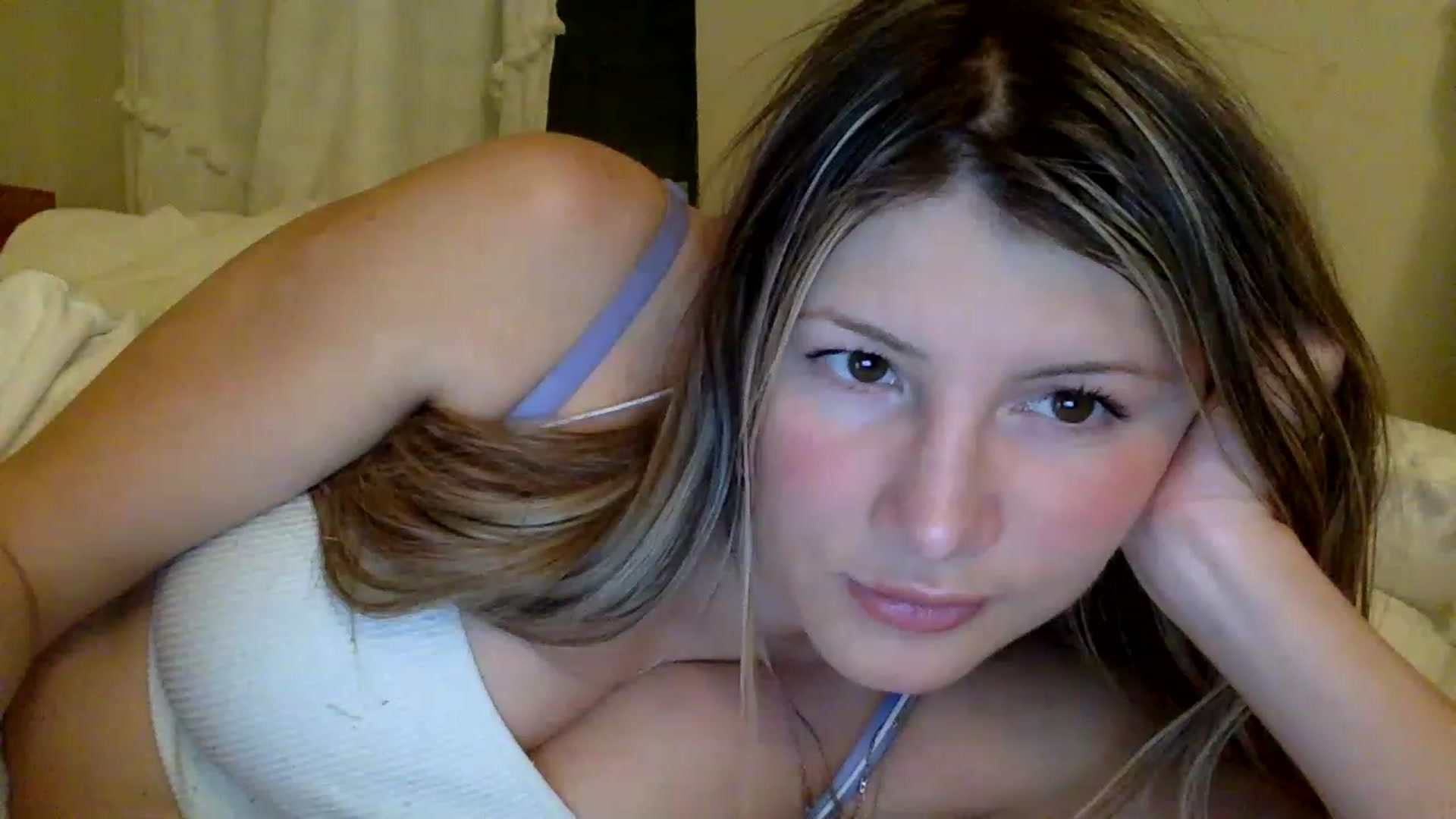 Gallery image thumbnail from KimKim55's myfreecams stream on, 02/07/2023, 06:01 image 10 of 20