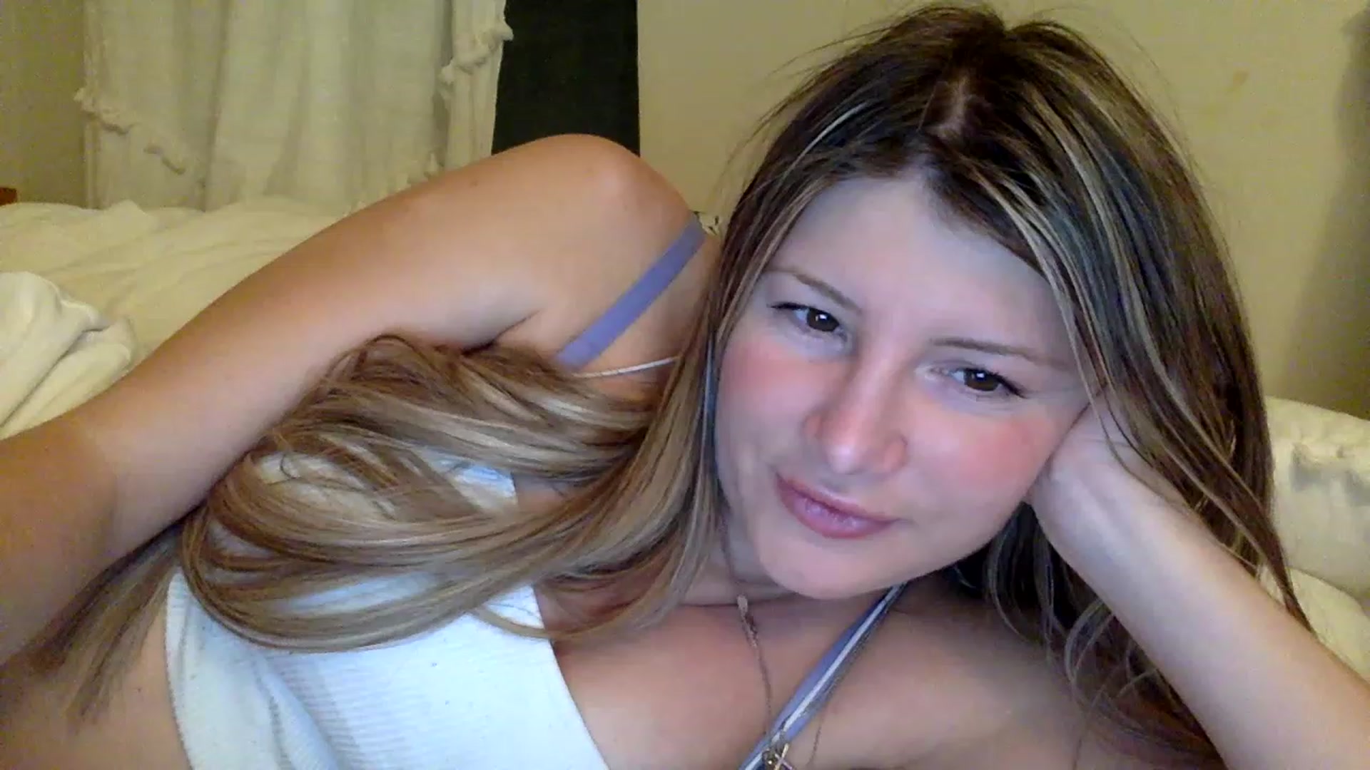 Gallery image thumbnail from KimKim55's myfreecams stream on, 02/07/2023, 06:01 image 4 of 20