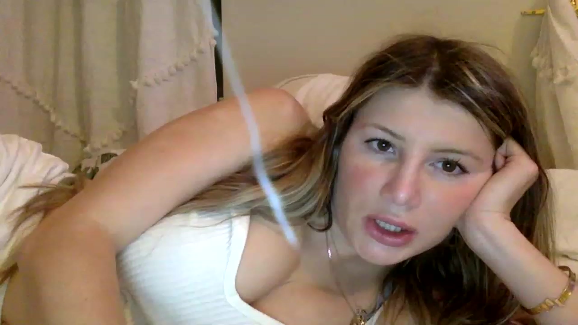 Gallery image thumbnail from KimKim55's myfreecams stream on, 02/20/2023, 04:39 image 1 of 20
