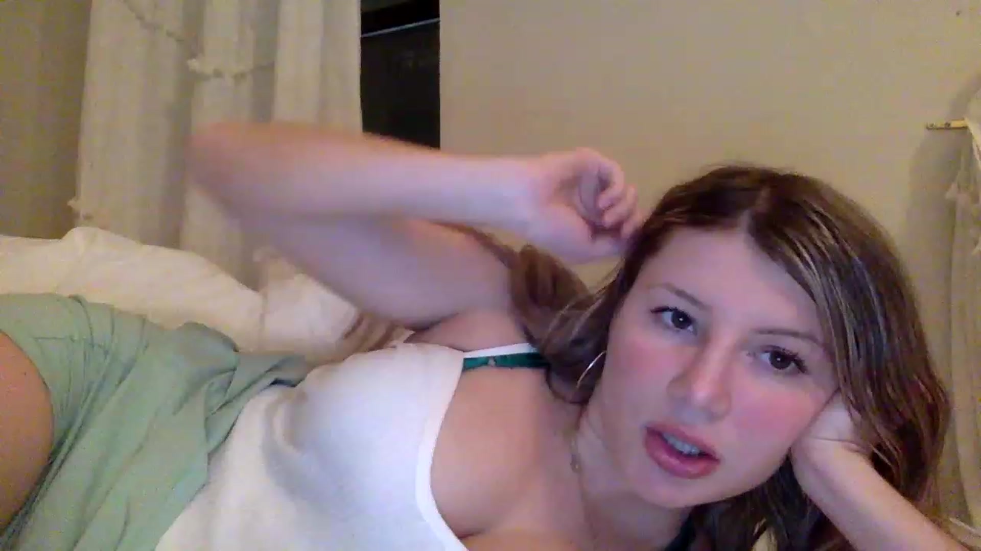 Gallery image thumbnail from KimKim55's myfreecams stream on, 02/21/2023, 06:25 image 1 of 20