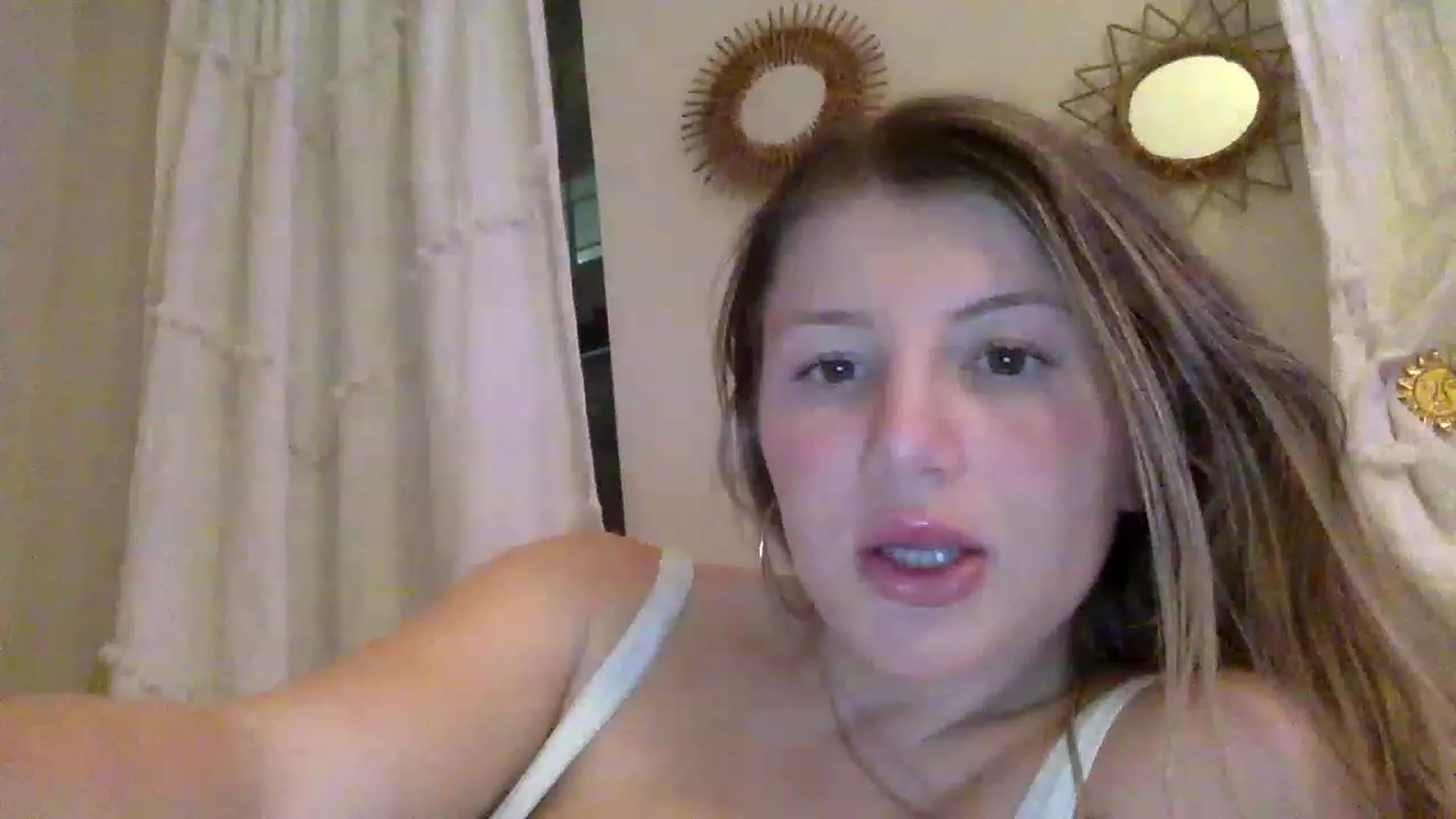 Gallery image thumbnail from KimKim55's myfreecams stream on, 03/20/2023, 04:47 image 7 of 20