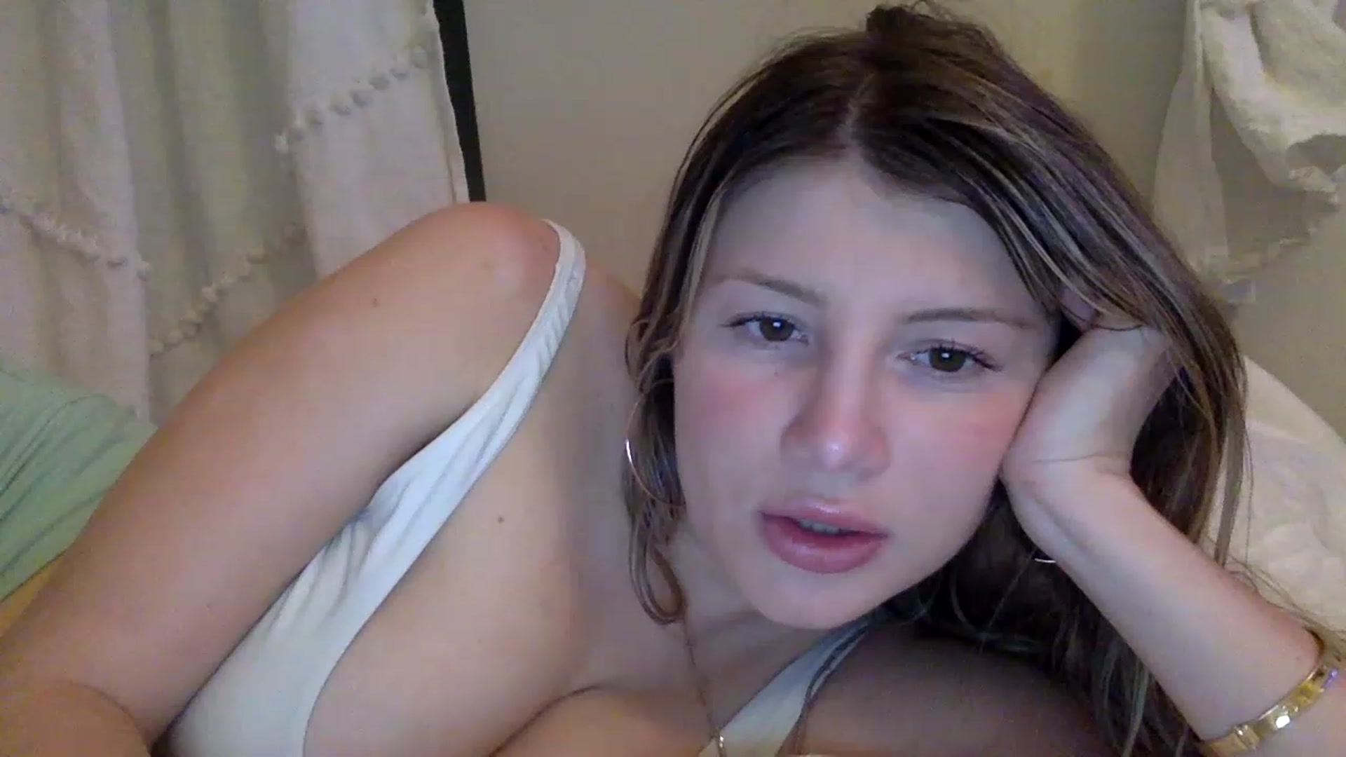 Gallery image thumbnail from KimKim55's myfreecams stream on, 03/20/2023, 04:47 image 13 of 20