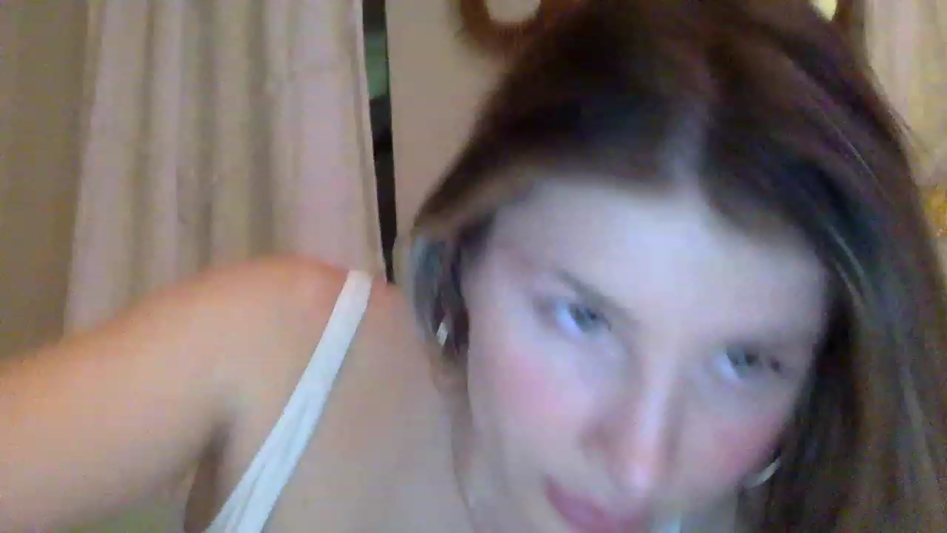 Gallery image thumbnail from KimKim55's myfreecams stream on, 03/20/2023, 04:47 image 8 of 20