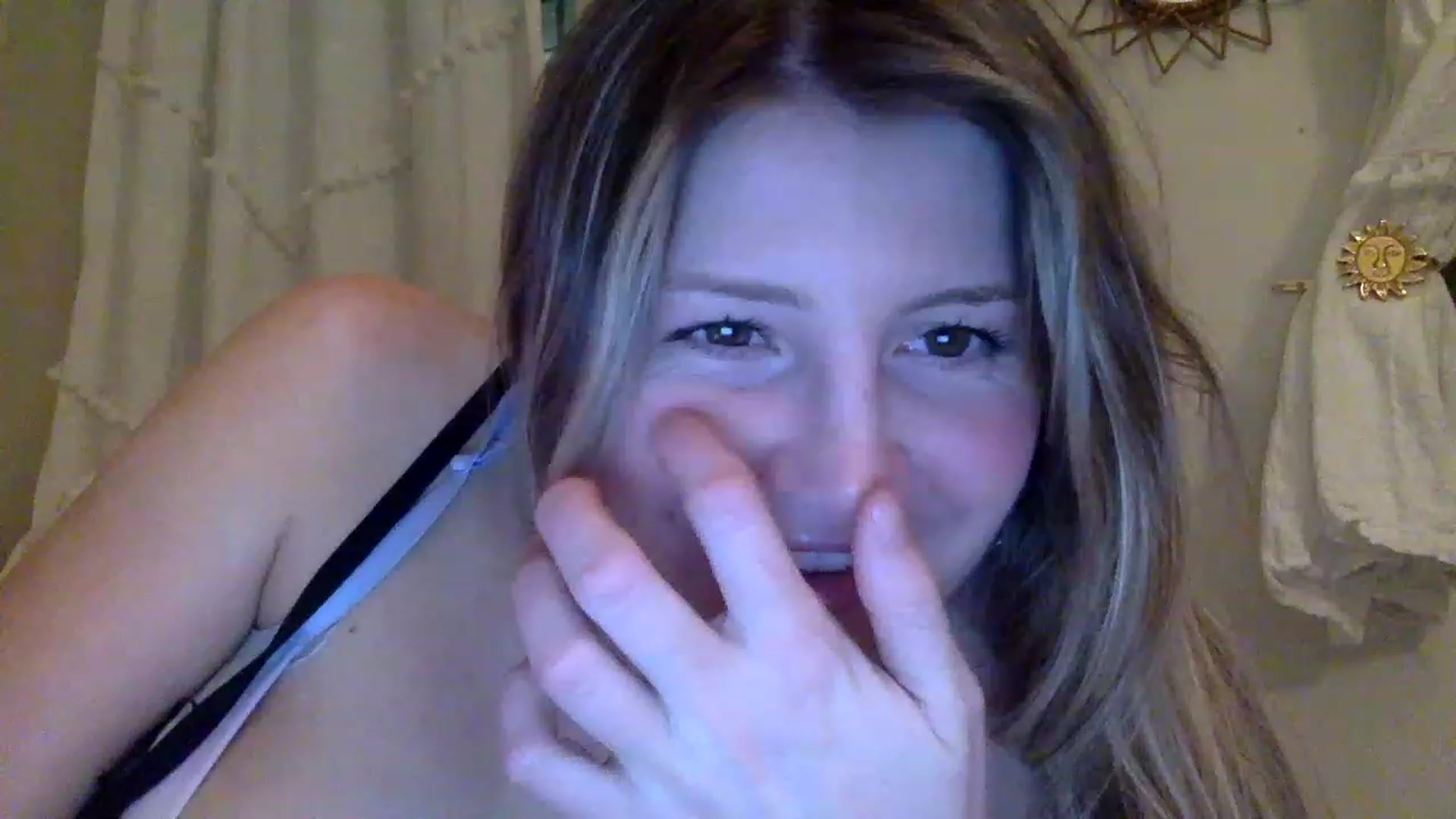 Gallery image thumbnail from KimKim55's myfreecams stream on, 03/21/2023, 05:38 image 18 of 20