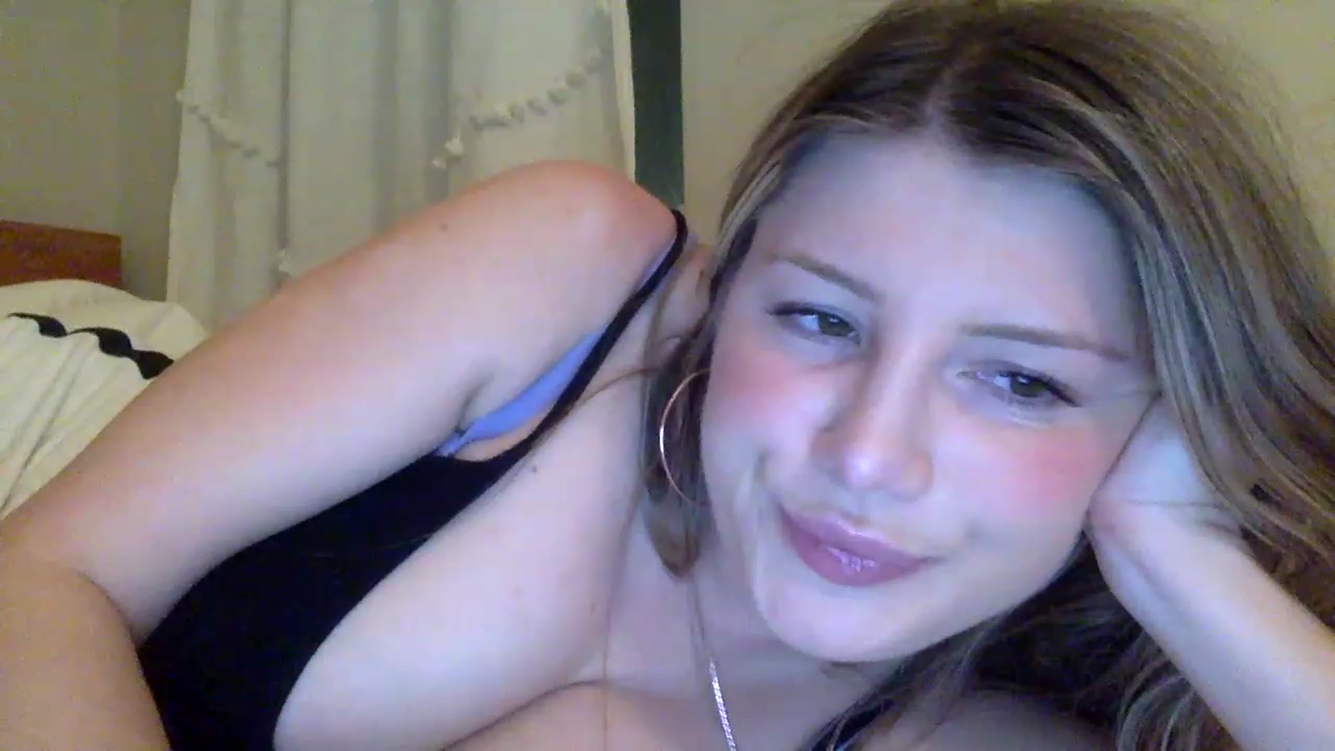 Gallery image thumbnail from KimKim55's myfreecams stream on, 03/22/2023, 04:48 image 15 of 20