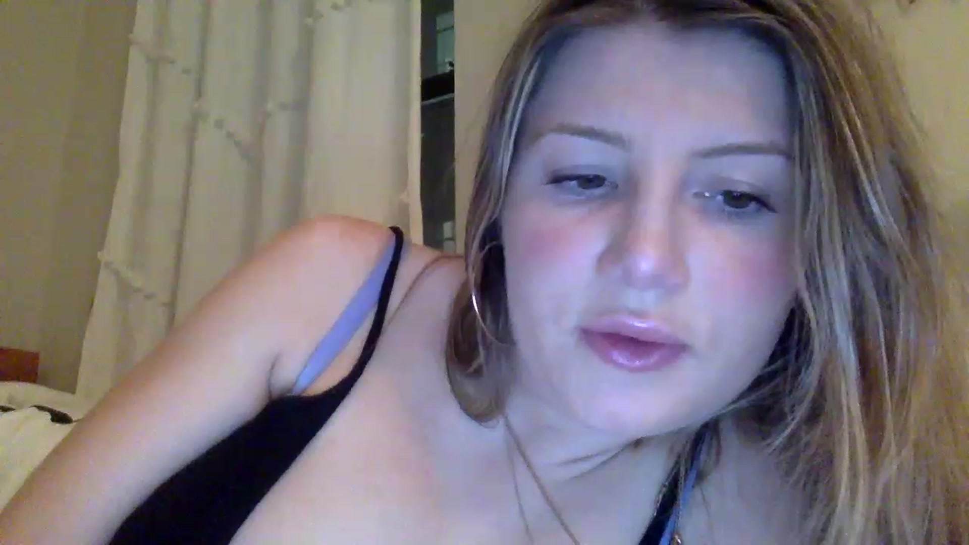 Gallery image thumbnail from KimKim55's myfreecams stream on, 03/22/2023, 04:48 image 13 of 20