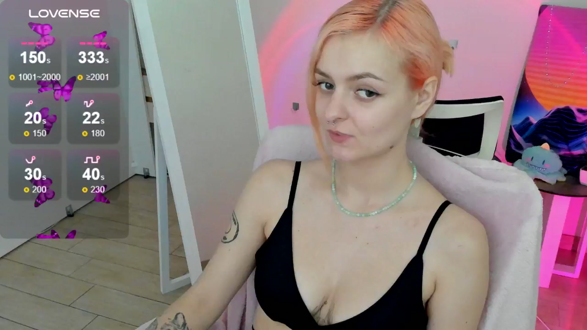 Gallery image thumbnail from Kim_Bestie's myfreecams stream on, 06/15/2025, 11:21 image 2 of 20