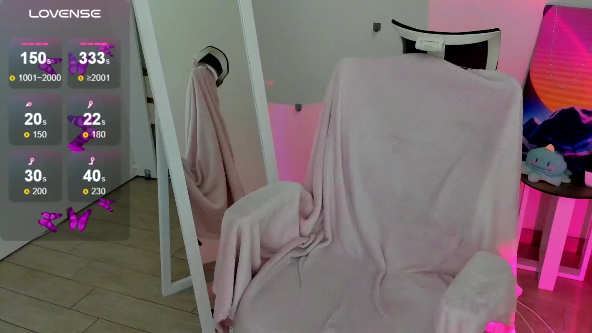 Gallery image thumbnail from Kim_Bestie's myfreecams stream on, 06/15/2025, 11:21 image 5 of 20