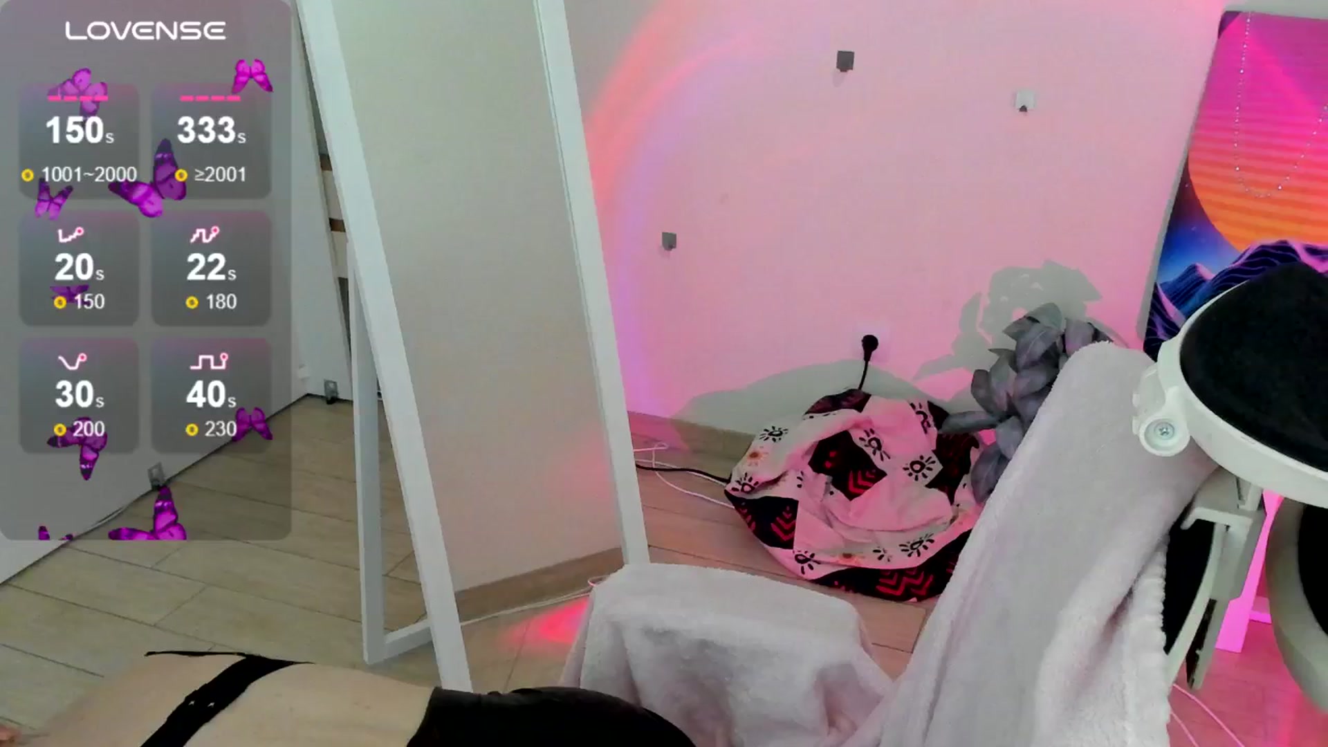 Gallery image thumbnail from Kim_Bestie's myfreecams stream on, 06/15/2025, 11:21 image 4 of 20