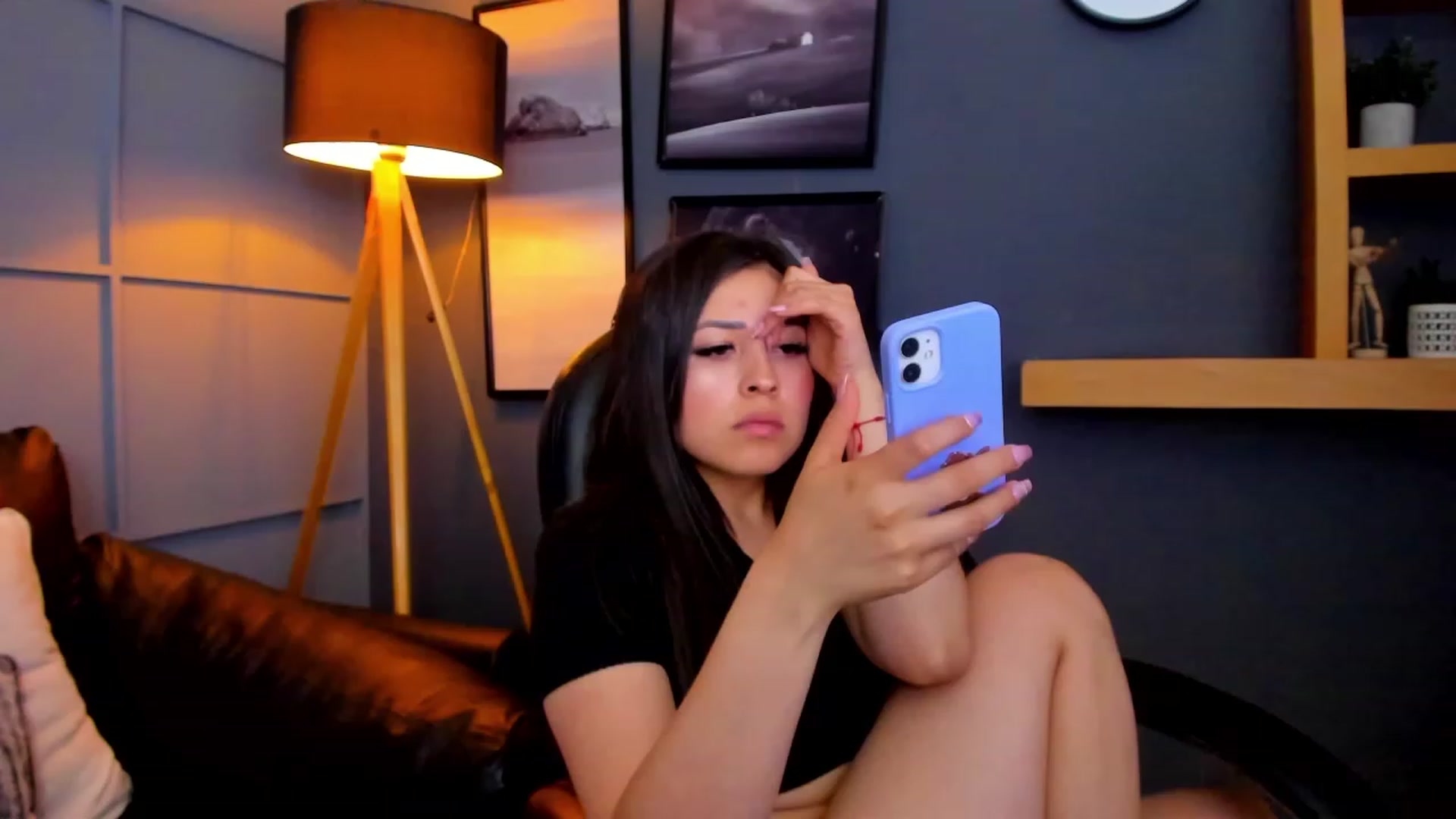 Gallery image thumbnail from Kim_Tyler's myfreecams stream on, 04/18/2023, 01:33 image 15 of 20