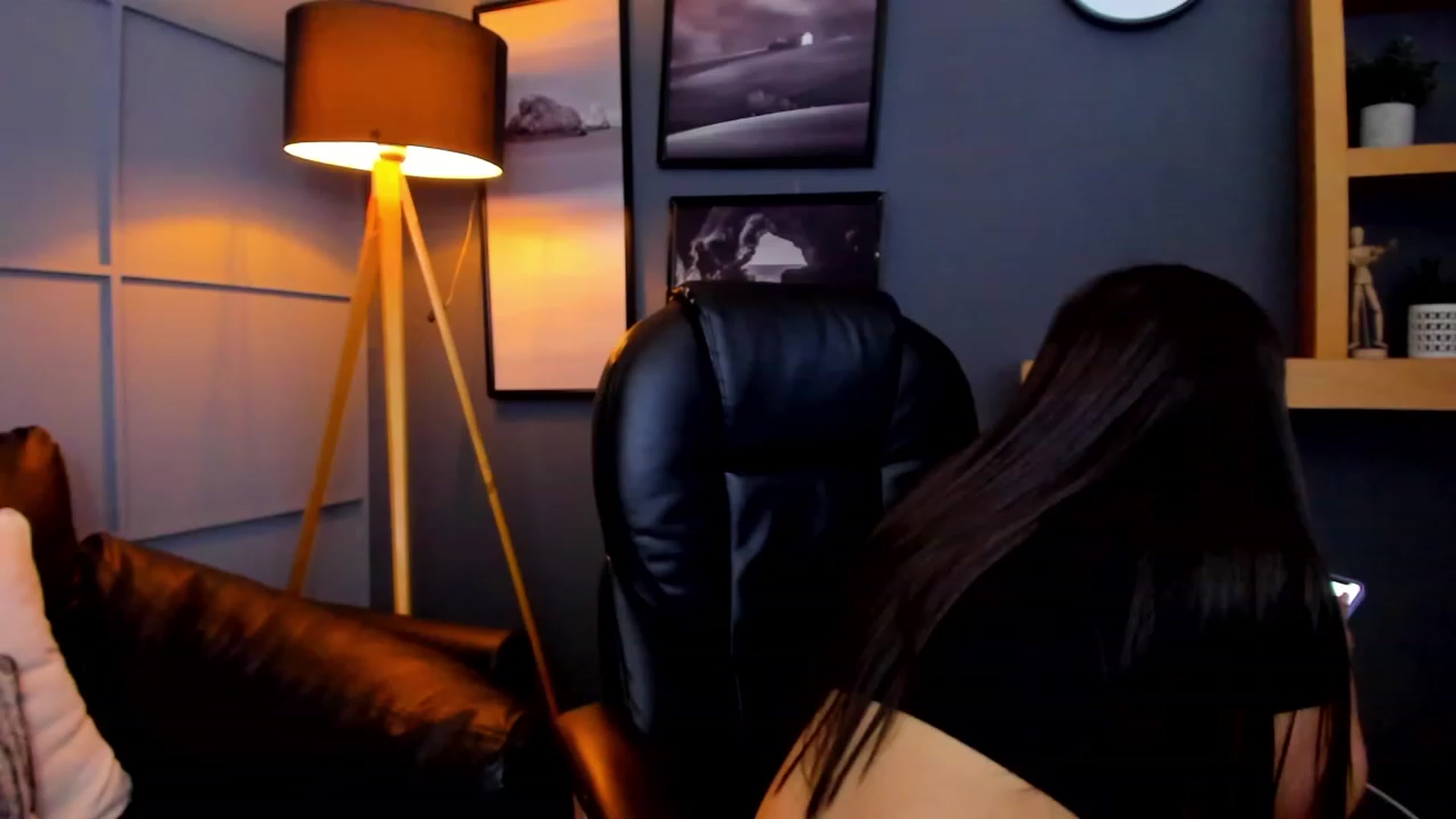 Gallery image thumbnail from Kim_Tyler's myfreecams stream on, 04/18/2023, 01:33 image 7 of 20