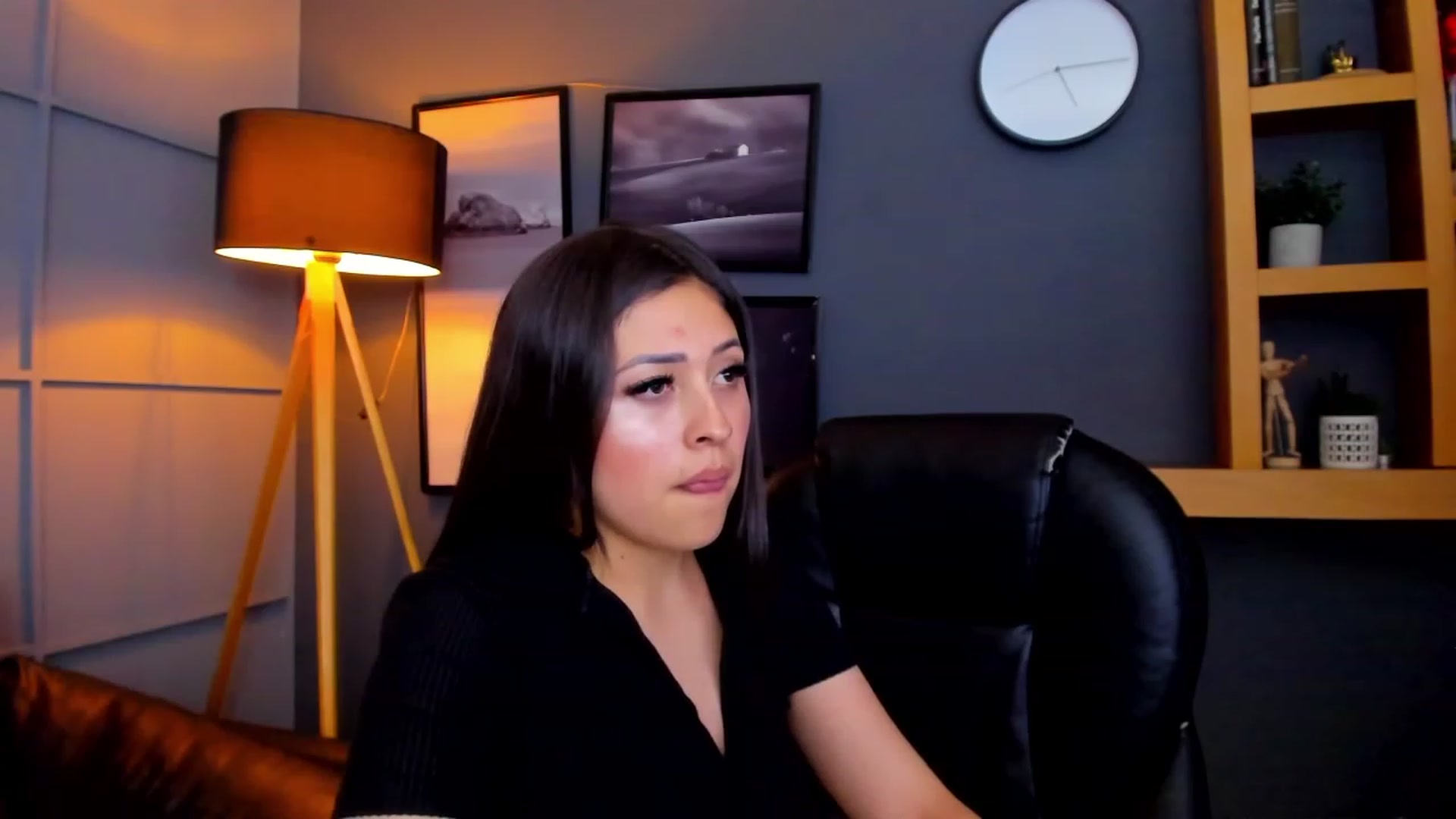 Gallery image thumbnail from Kim_Tyler's myfreecams stream on, 04/18/2023, 01:33 image 3 of 20