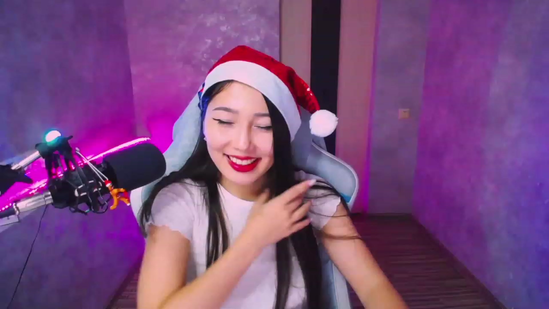 Gallery image thumbnail from Kim_cute99's myfreecams stream on, 12/28/2022, 23:07 image 7 of 20
