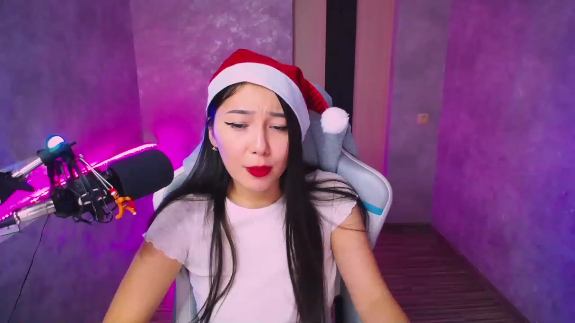 Gallery image thumbnail from Kim_cute99's myfreecams stream on, 12/28/2022, 23:07 image 8 of 20