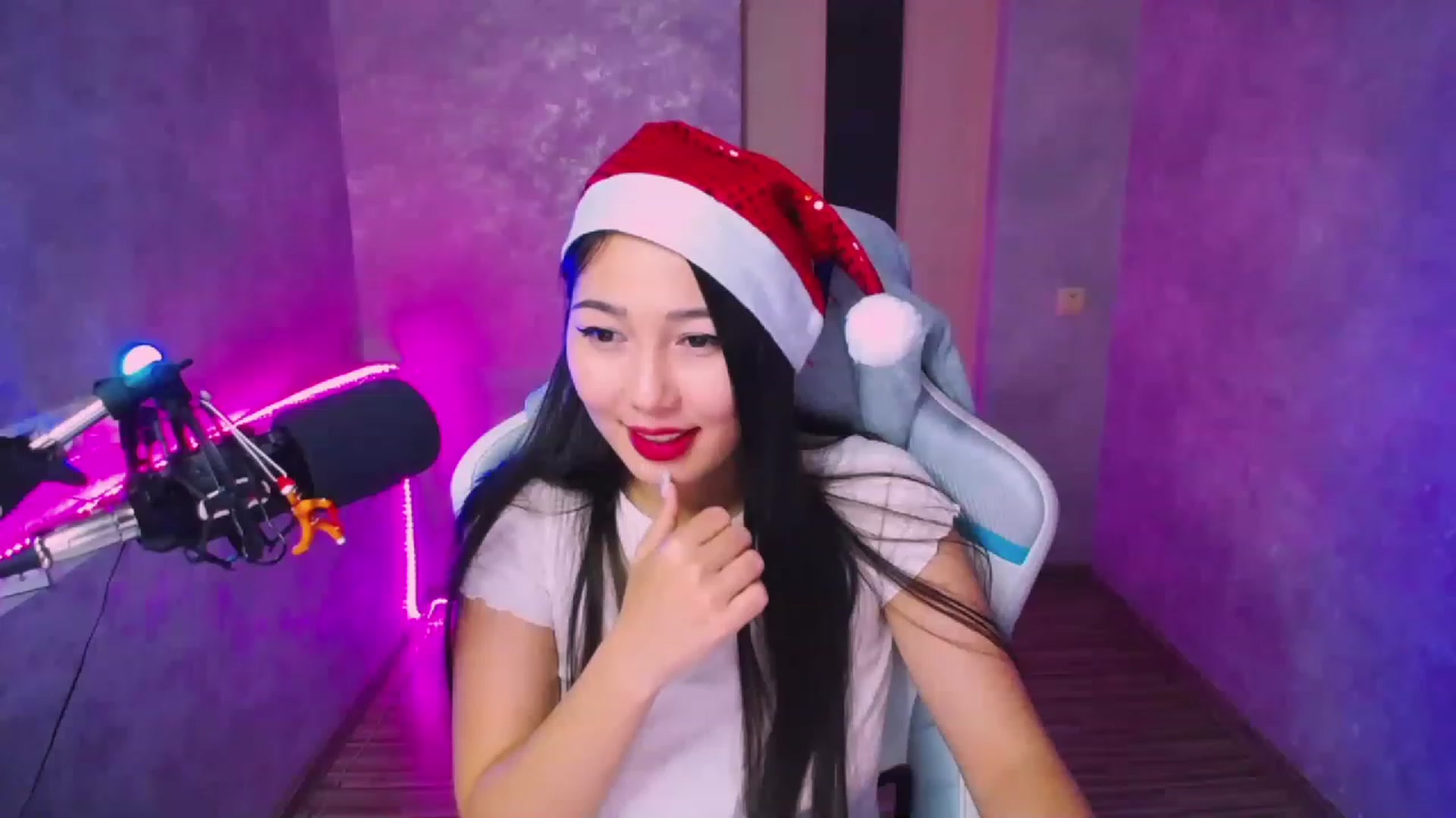 Gallery image thumbnail from Kim_cute99's myfreecams stream on, 12/28/2022, 23:07 image 11 of 20