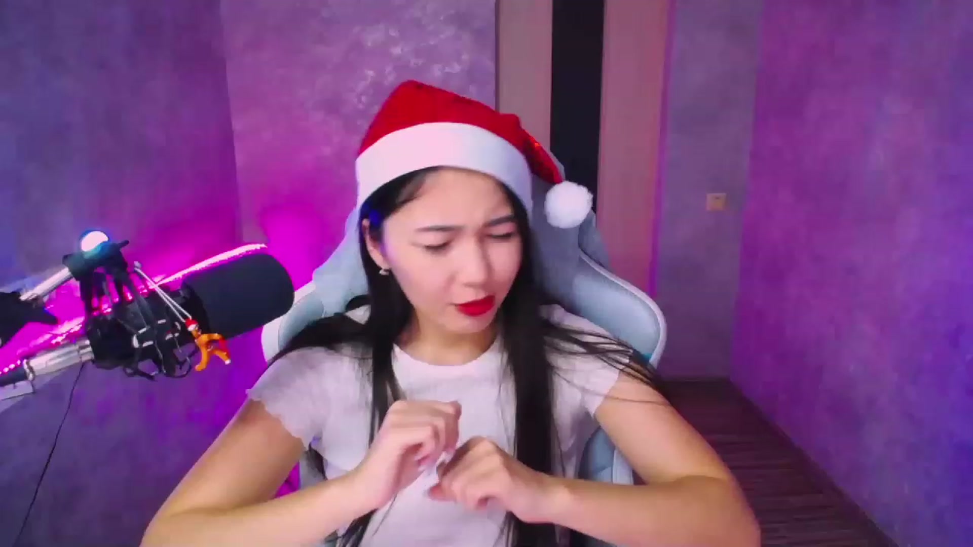 Gallery image thumbnail from Kim_cute99's myfreecams stream on, 12/28/2022, 23:07 image 10 of 20