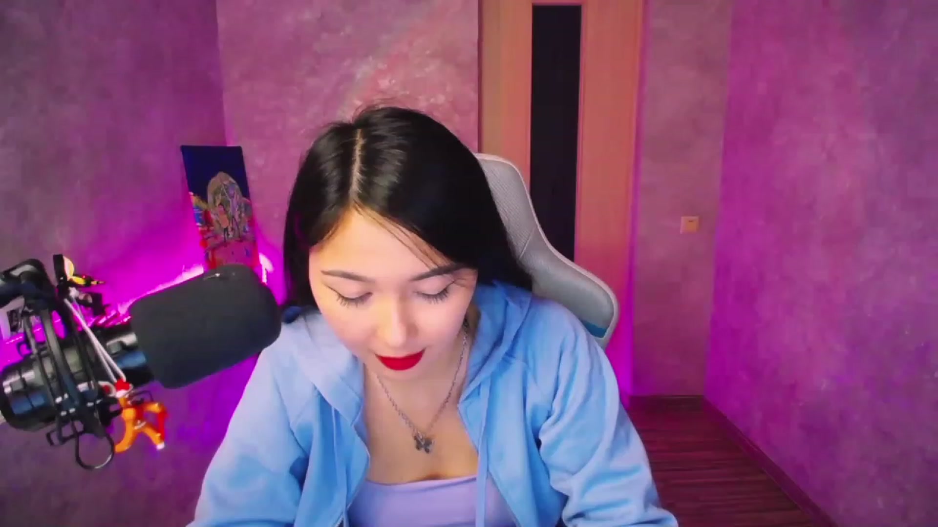 Gallery image thumbnail from Kim_cute99's myfreecams stream on, 01/10/2023, 23:46 image 7 of 20