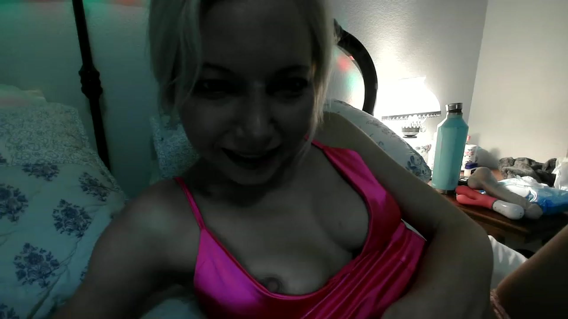 Gallery image thumbnail from KimberC's myfreecams stream on, 11/27/2022, 07:33 image 16 of 20