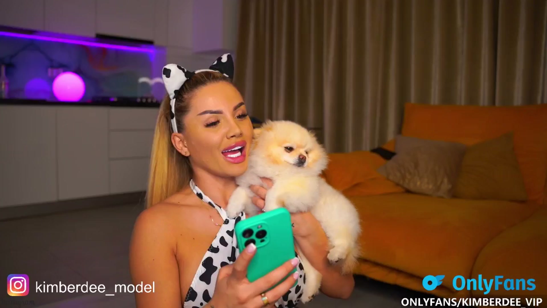 Gallery image thumbnail from Kimberdee's myfreecams stream on, 10/09/2024, 21:08 image 10 of 20